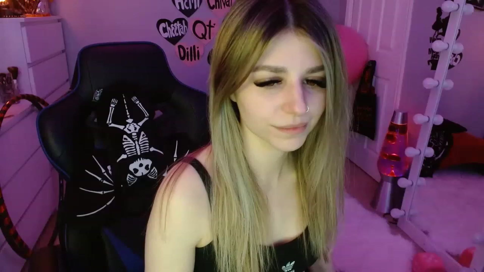 Gallery image thumbnail from Serafina's myfreecams stream on, 02/21/2023, 06:45 image 5 of 20