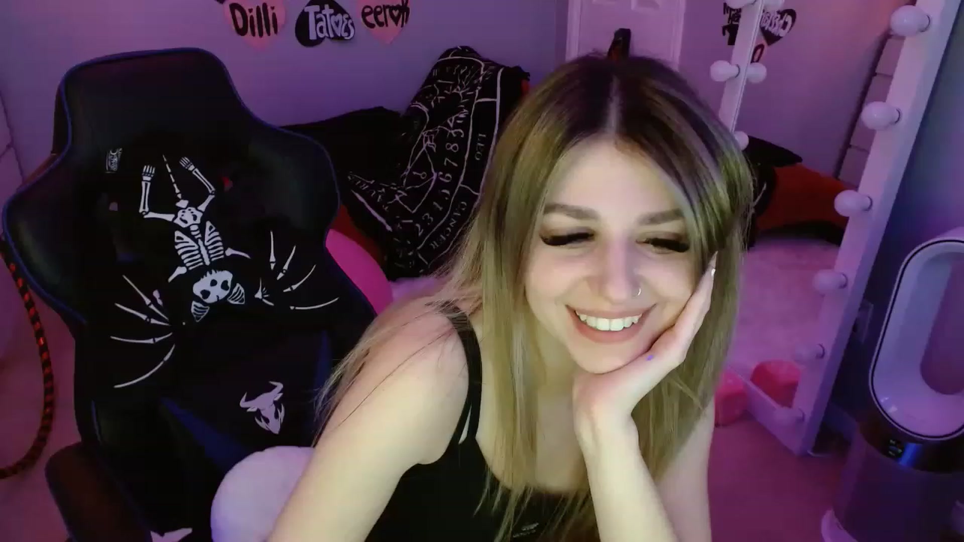 Gallery image thumbnail from Serafina's myfreecams stream on, 02/21/2023, 08:06 image 7 of 20