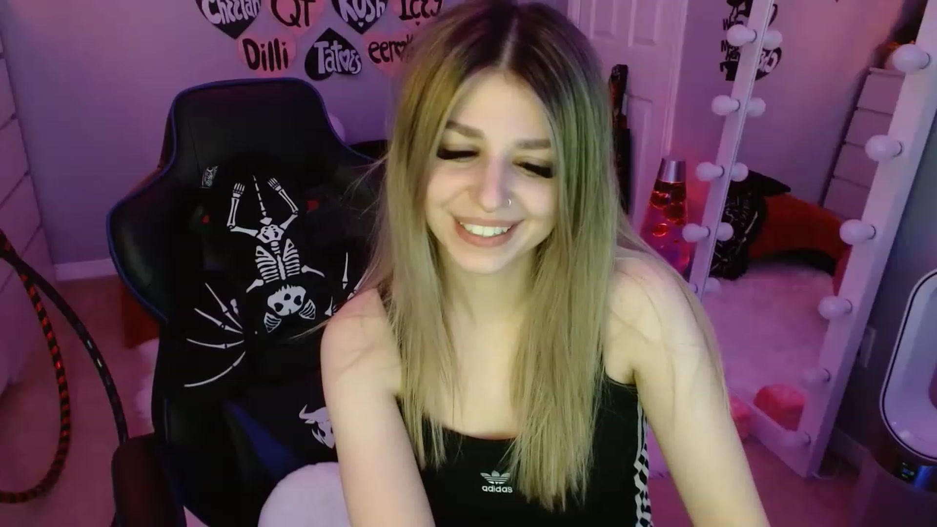 Gallery image thumbnail from Serafina's myfreecams stream on, 02/21/2023, 08:06 image 9 of 20