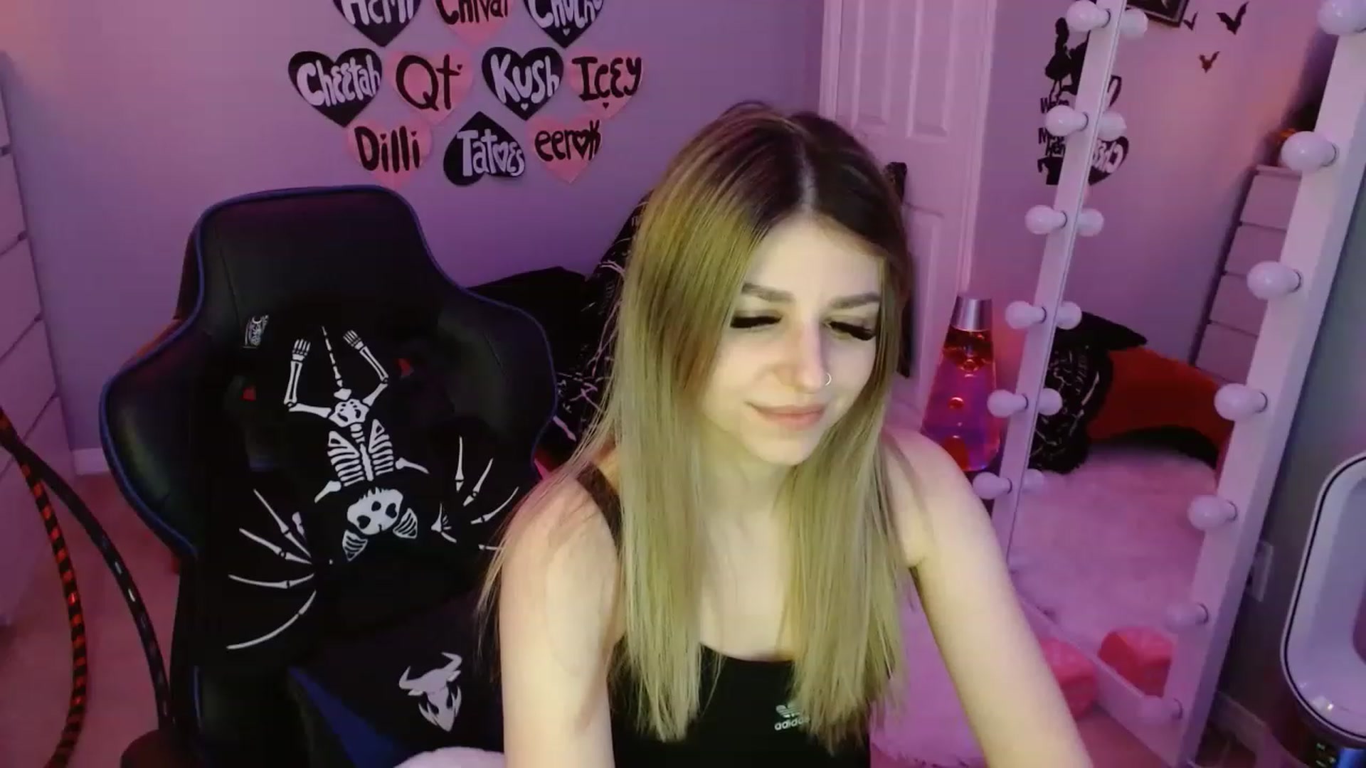 Gallery image thumbnail from Serafina's myfreecams stream on, 02/21/2023, 08:06 image 5 of 20