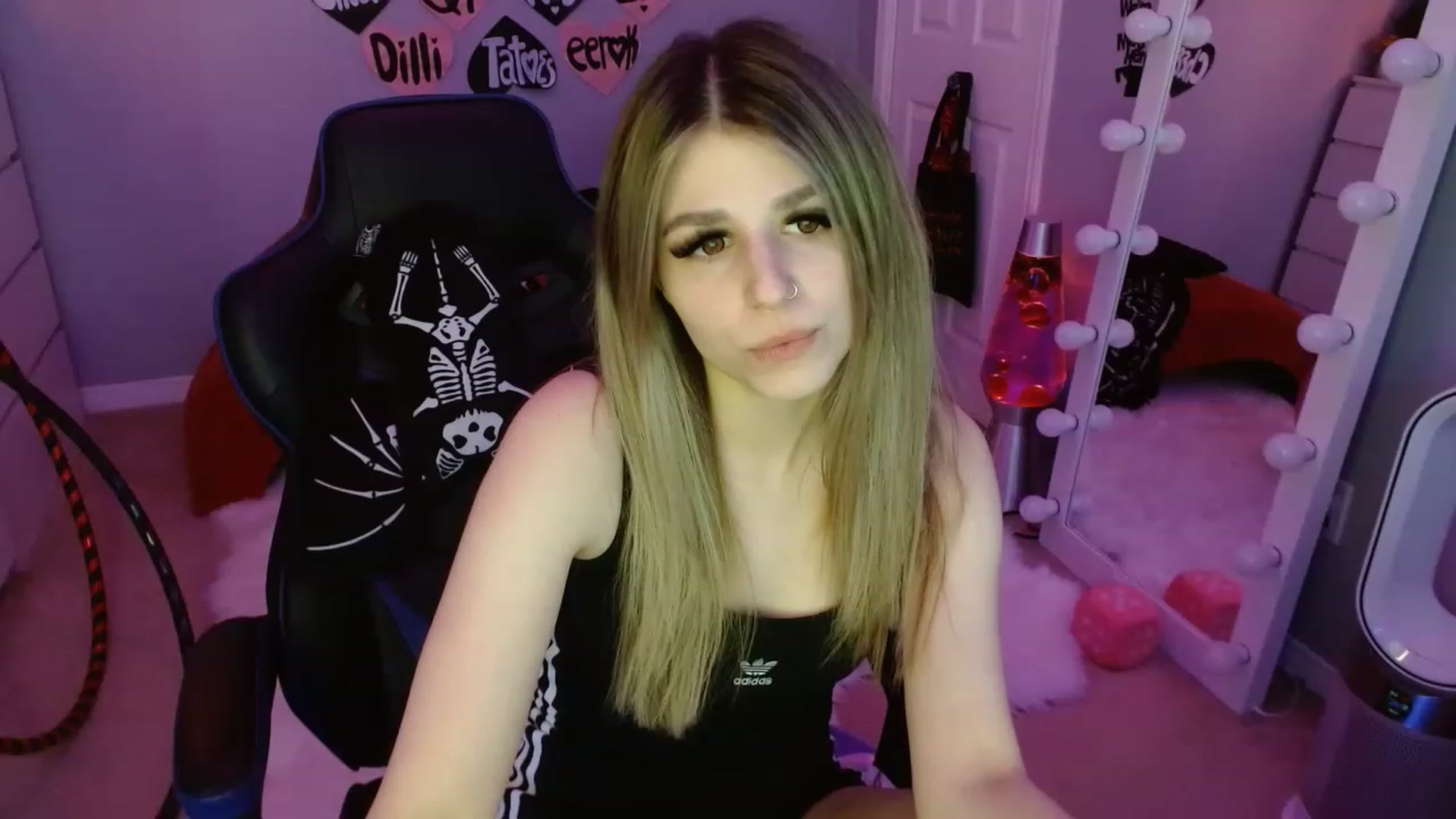 Gallery image thumbnail from Serafina's myfreecams stream on, 02/21/2023, 08:06 image 3 of 20