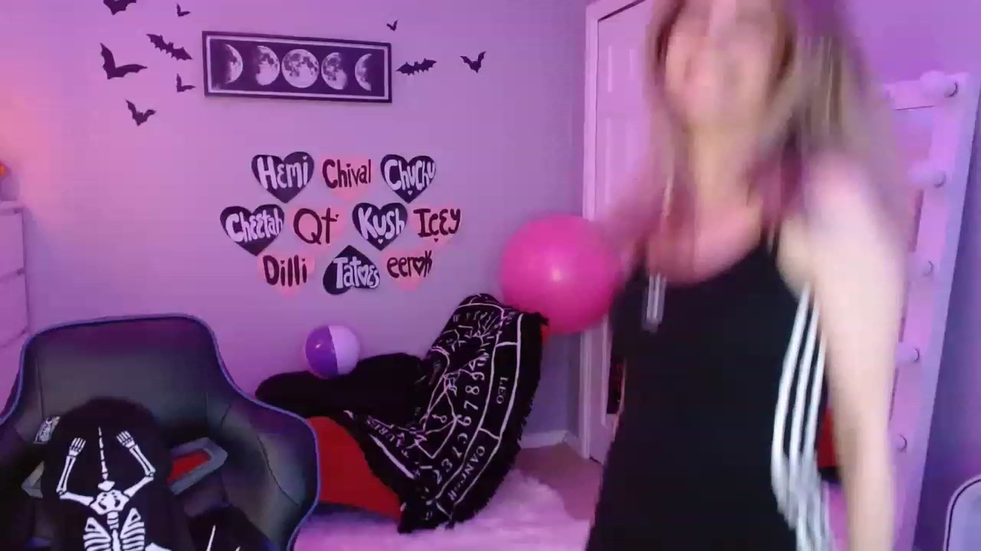 Gallery image thumbnail from Serafina's myfreecams stream on, 02/21/2023, 08:06 image 13 of 20