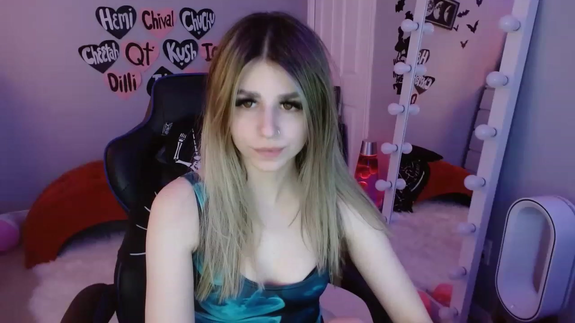 Gallery image thumbnail from Serafina's myfreecams stream on, 02/23/2023, 07:13 image 12 of 20