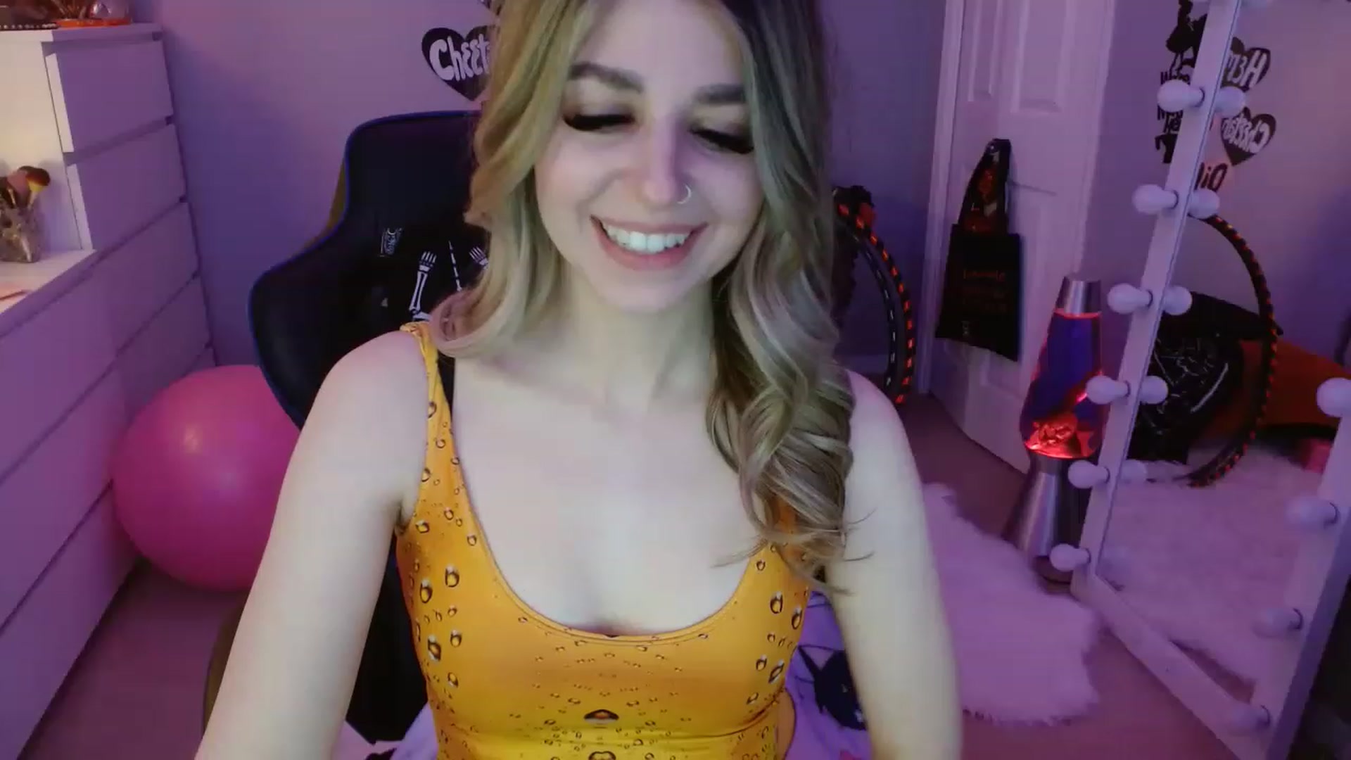 Gallery image thumbnail from Serafina's myfreecams stream on, 02/25/2023, 06:40 image 2 of 20