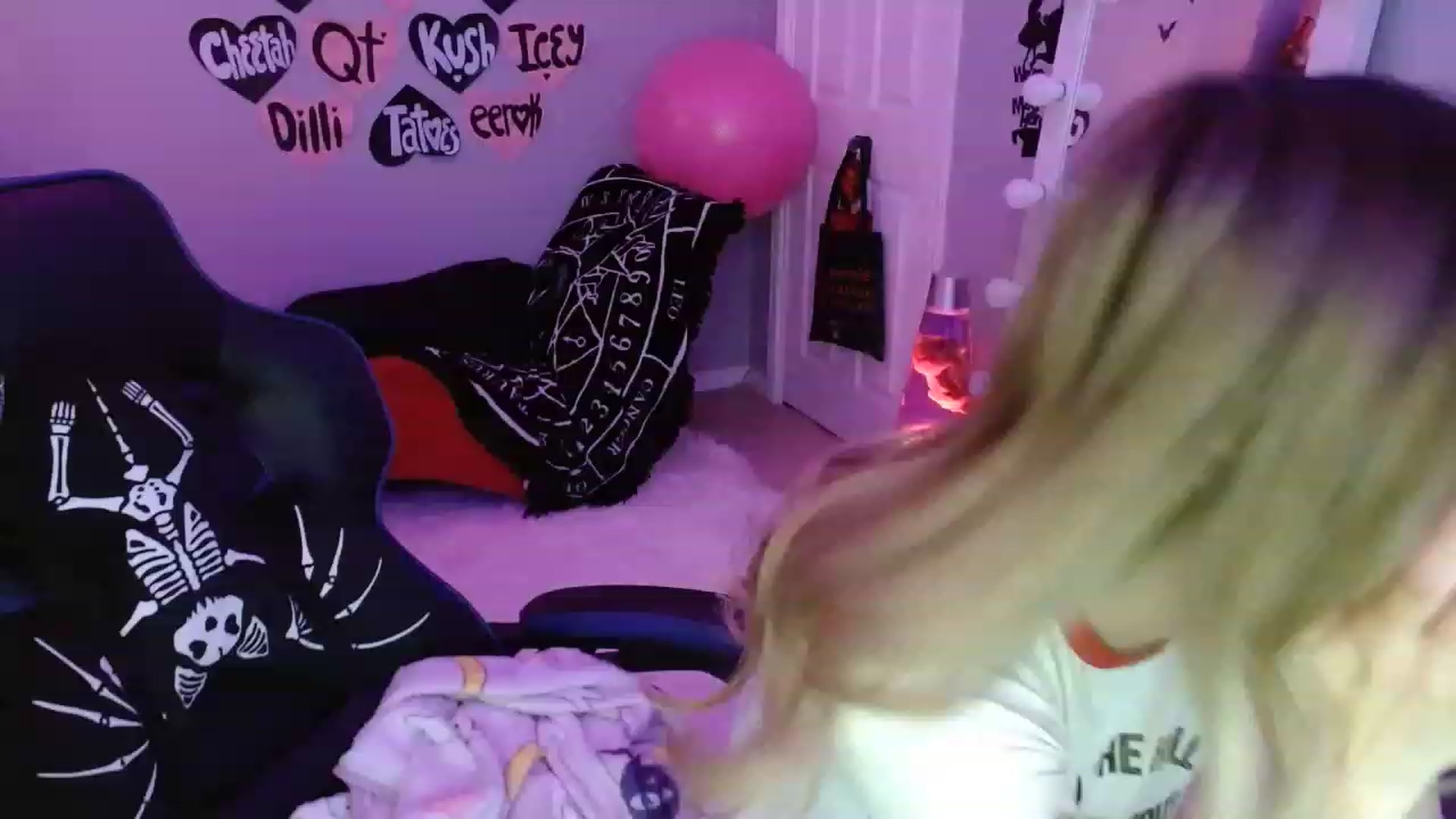 Gallery image thumbnail from Serafina's myfreecams stream on, 02/26/2023, 08:05 image 10 of 20