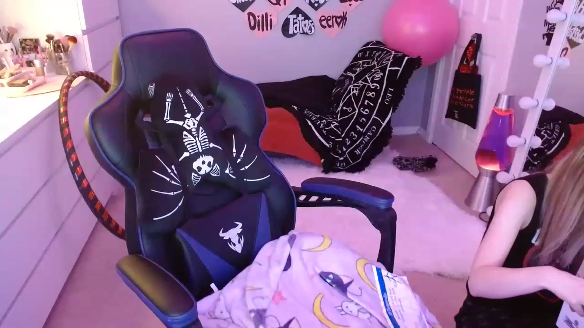 Gallery image thumbnail from Serafina's myfreecams stream on, 02/28/2023, 03:35 image 3 of 20