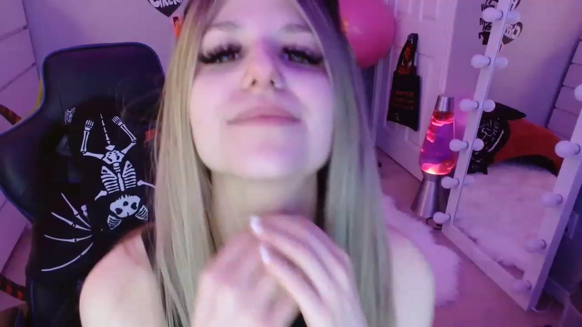 Gallery image thumbnail from Serafina's myfreecams stream on, 02/28/2023, 05:54 image 16 of 20