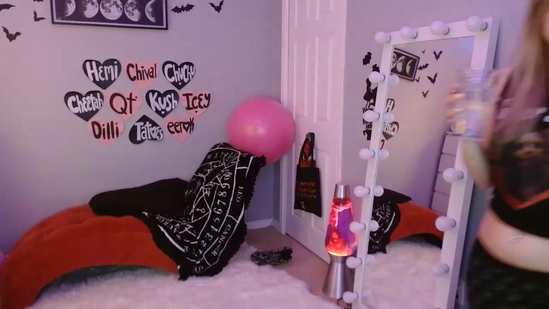 Gallery image thumbnail from Serafina's myfreecams stream on, 02/28/2023, 05:54 image 4 of 20