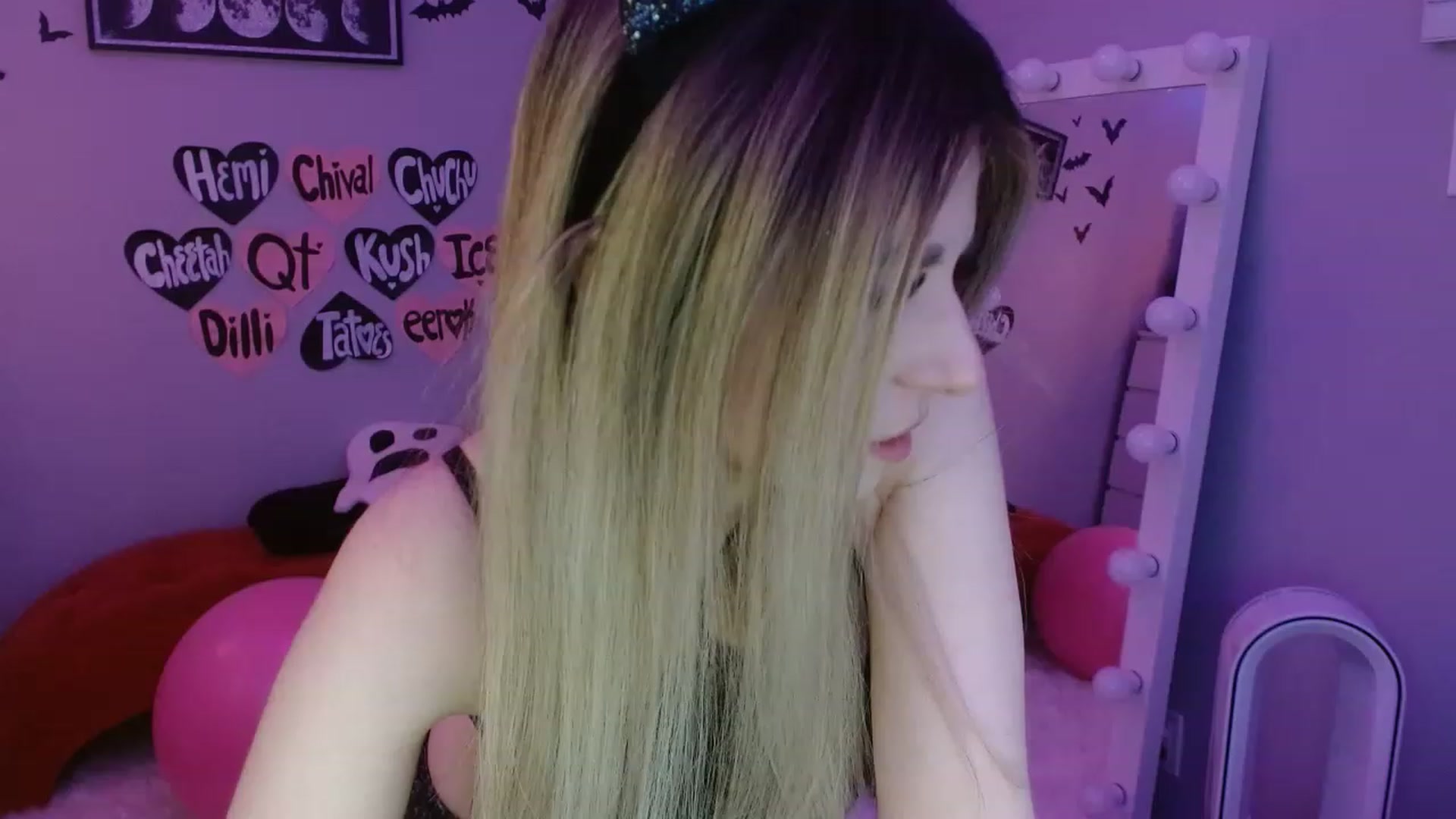 Gallery image thumbnail from Serafina's myfreecams stream on, 03/05/2023, 06:00 image 3 of 20