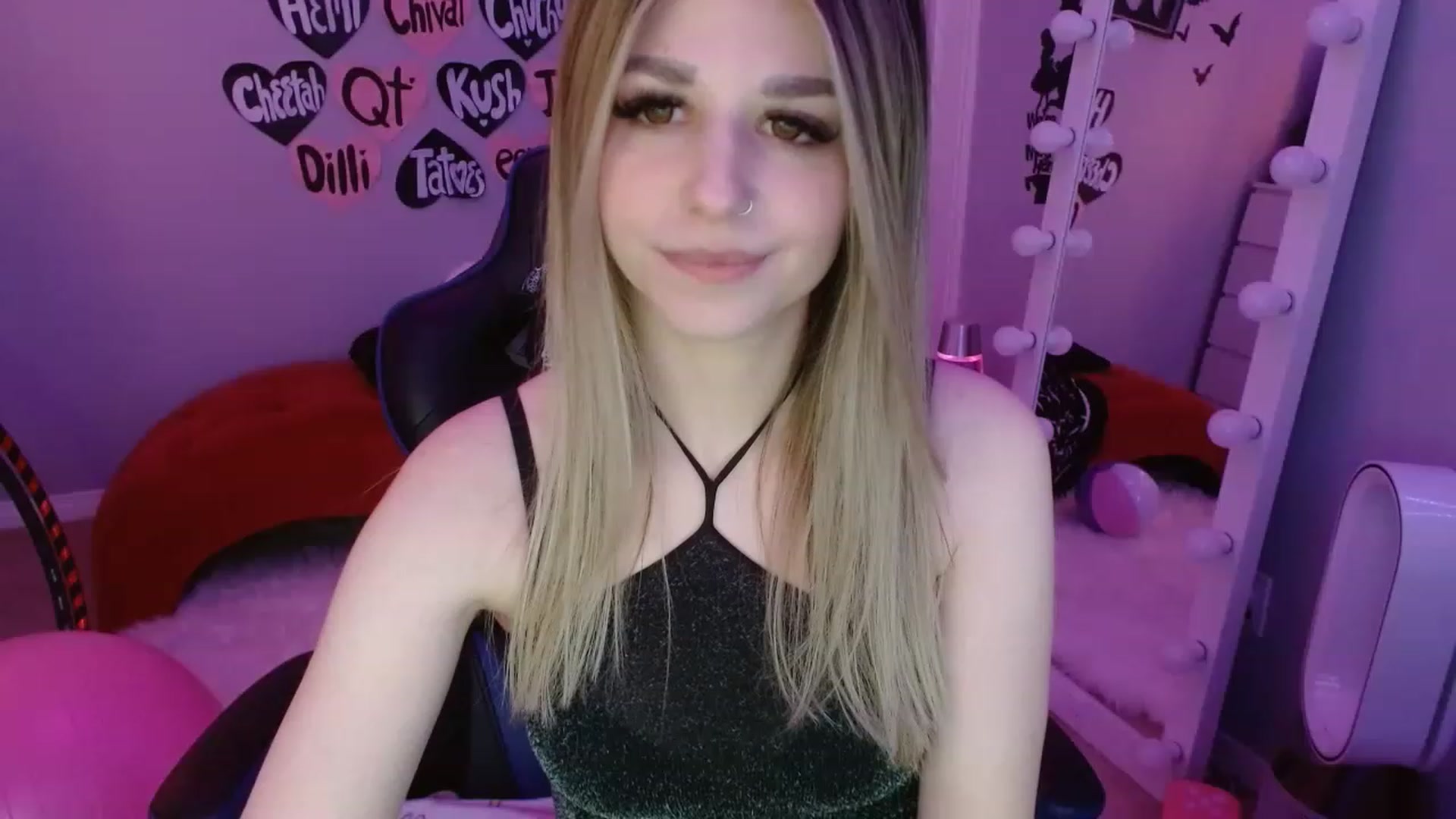 Gallery image thumbnail from Serafina's myfreecams stream on, 03/05/2023, 06:00 image 14 of 20