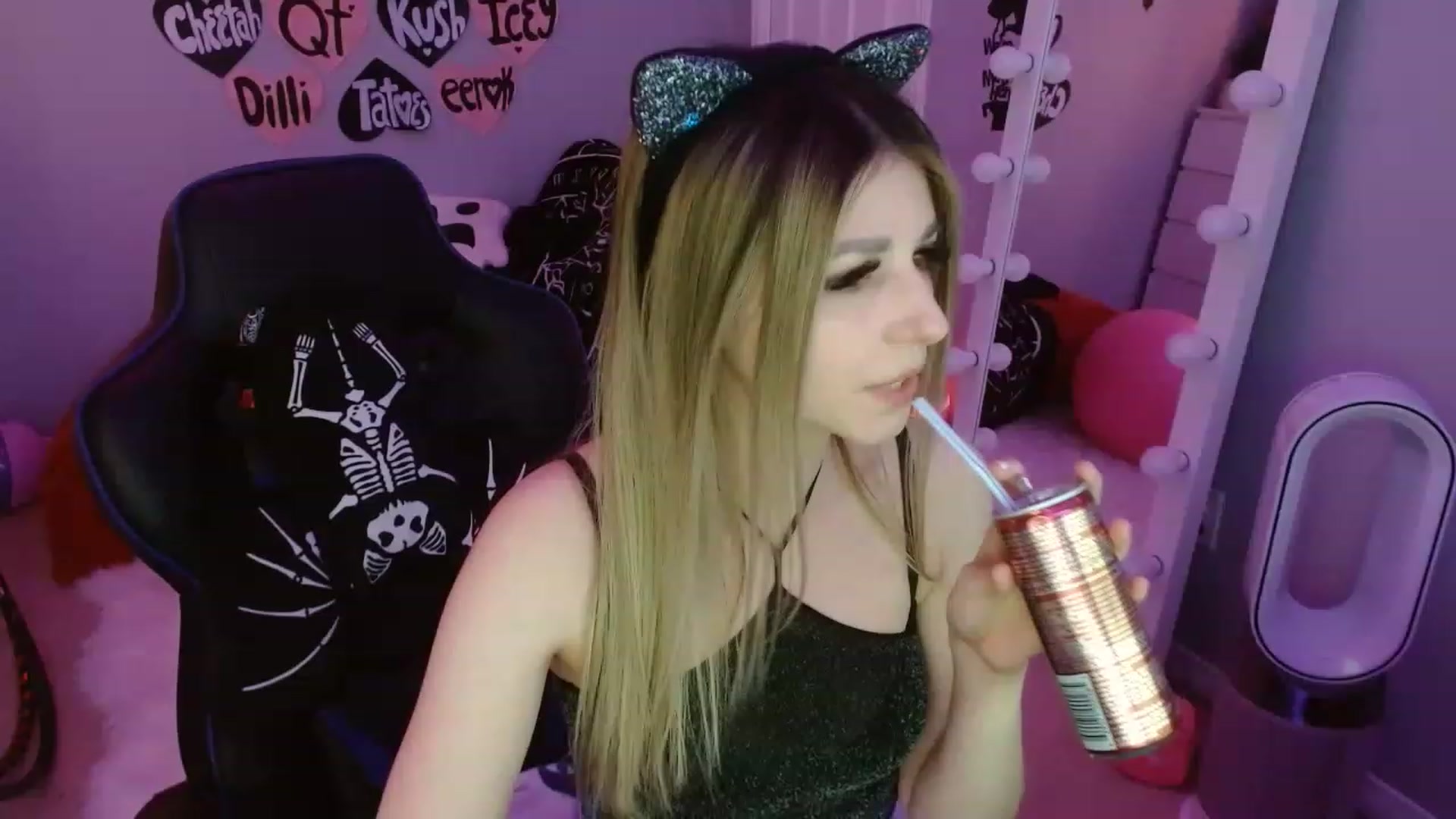 Gallery image thumbnail from Serafina's myfreecams stream on, 03/05/2023, 06:00 image 5 of 20