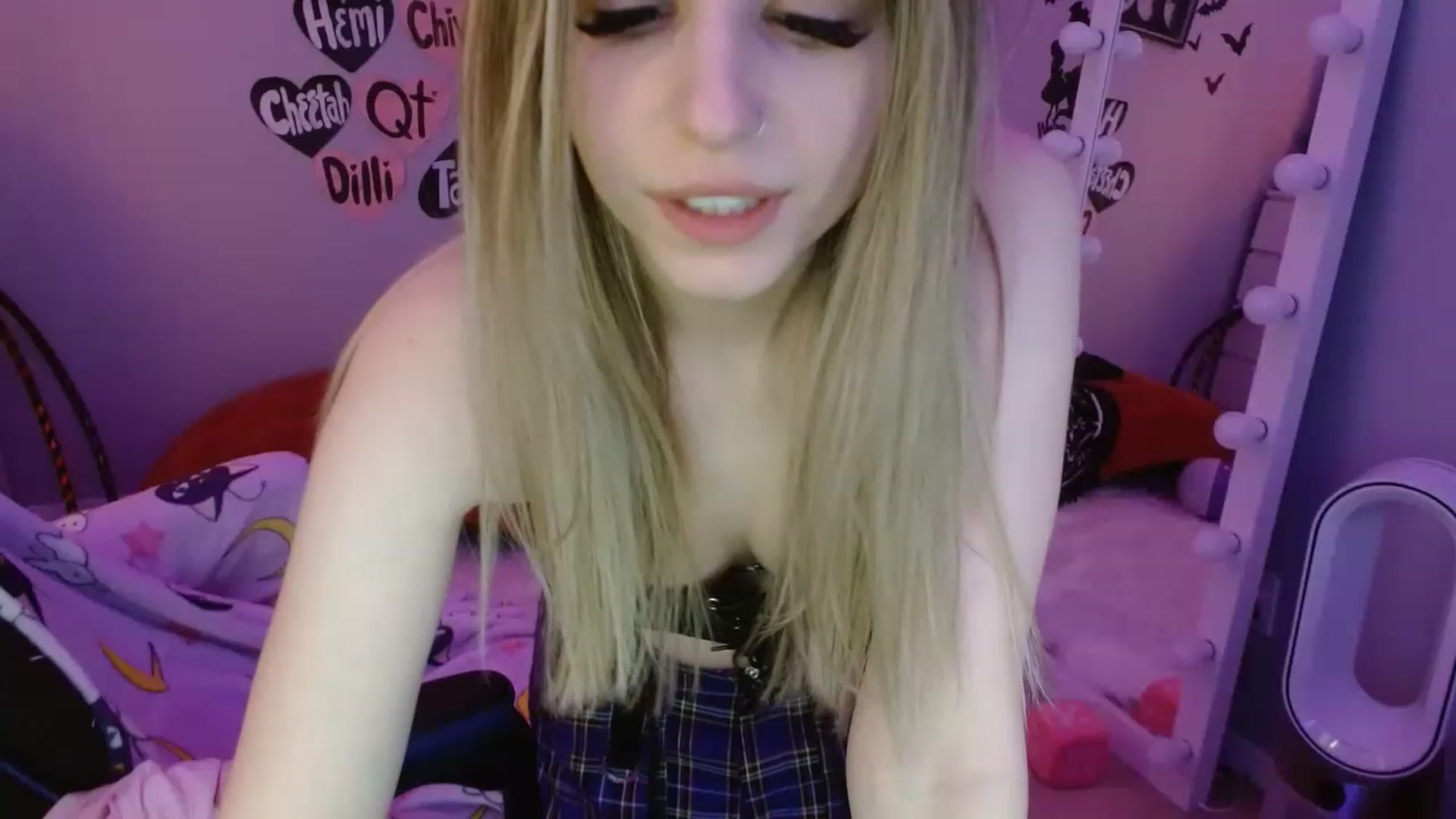 Gallery image thumbnail from Serafina's myfreecams stream on, 03/06/2023, 04:16 image 2 of 20