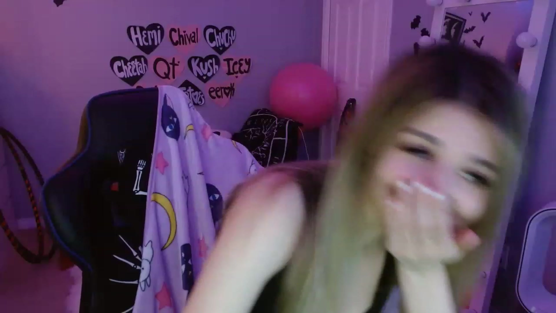 Gallery image thumbnail from Serafina's myfreecams stream on, 03/06/2023, 04:16 image 15 of 20