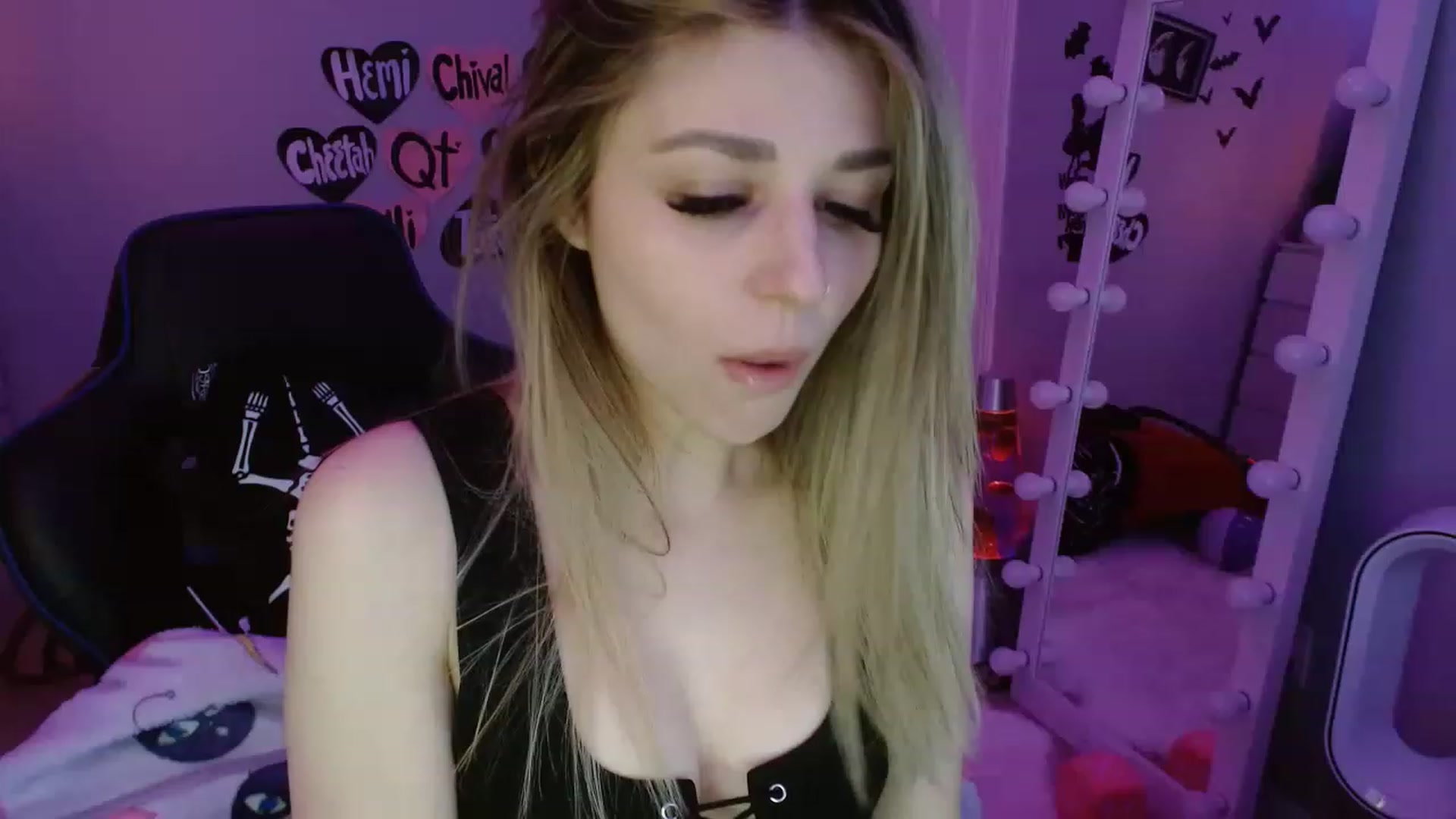 Gallery image thumbnail from Serafina's myfreecams stream on, 03/06/2023, 05:49 image 15 of 20