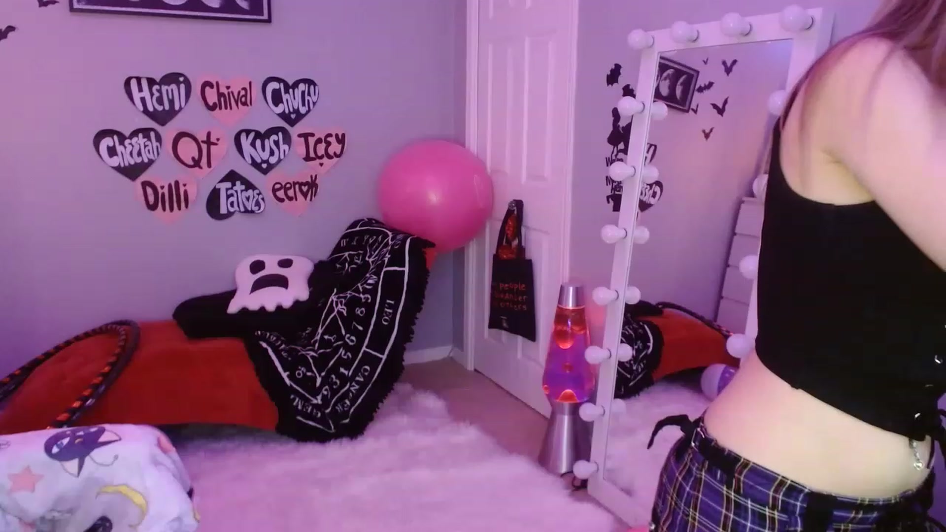 Gallery image thumbnail from Serafina's myfreecams stream on, 03/06/2023, 05:49 image 9 of 20