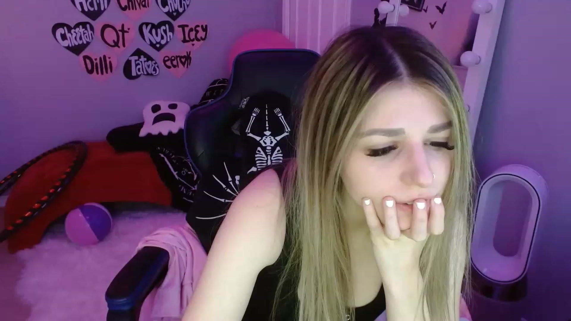 Gallery image thumbnail from Serafina's myfreecams stream on, 03/06/2023, 05:49 image 5 of 20