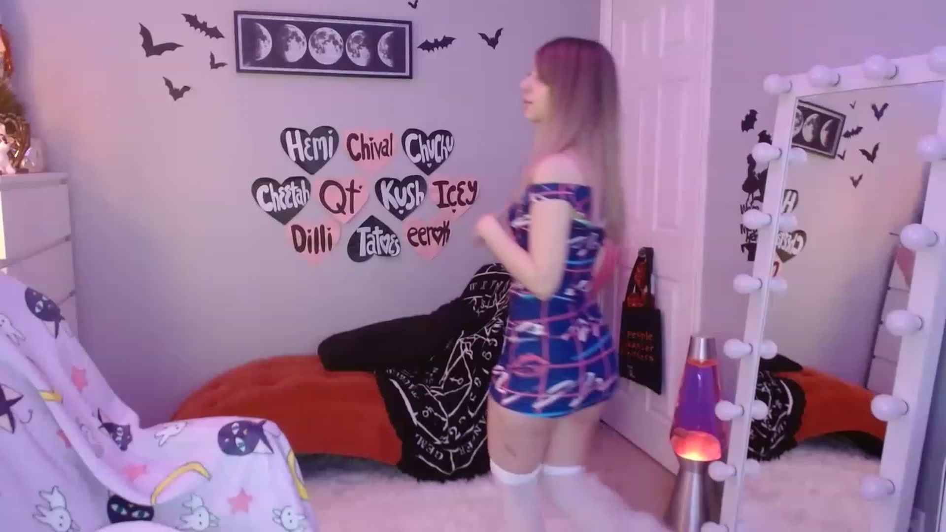 Gallery image thumbnail from Serafina's myfreecams stream on, 03/07/2023, 03:55 image 2 of 20