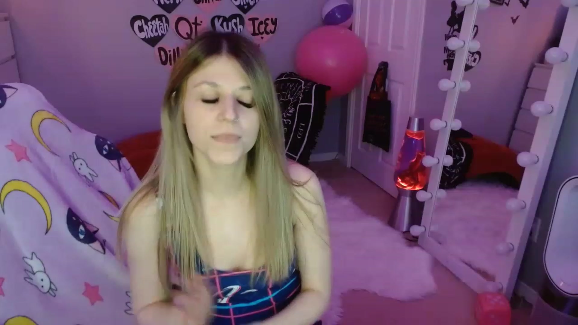 Gallery image thumbnail from Serafina's myfreecams stream on, 03/07/2023, 06:39 image 8 of 20
