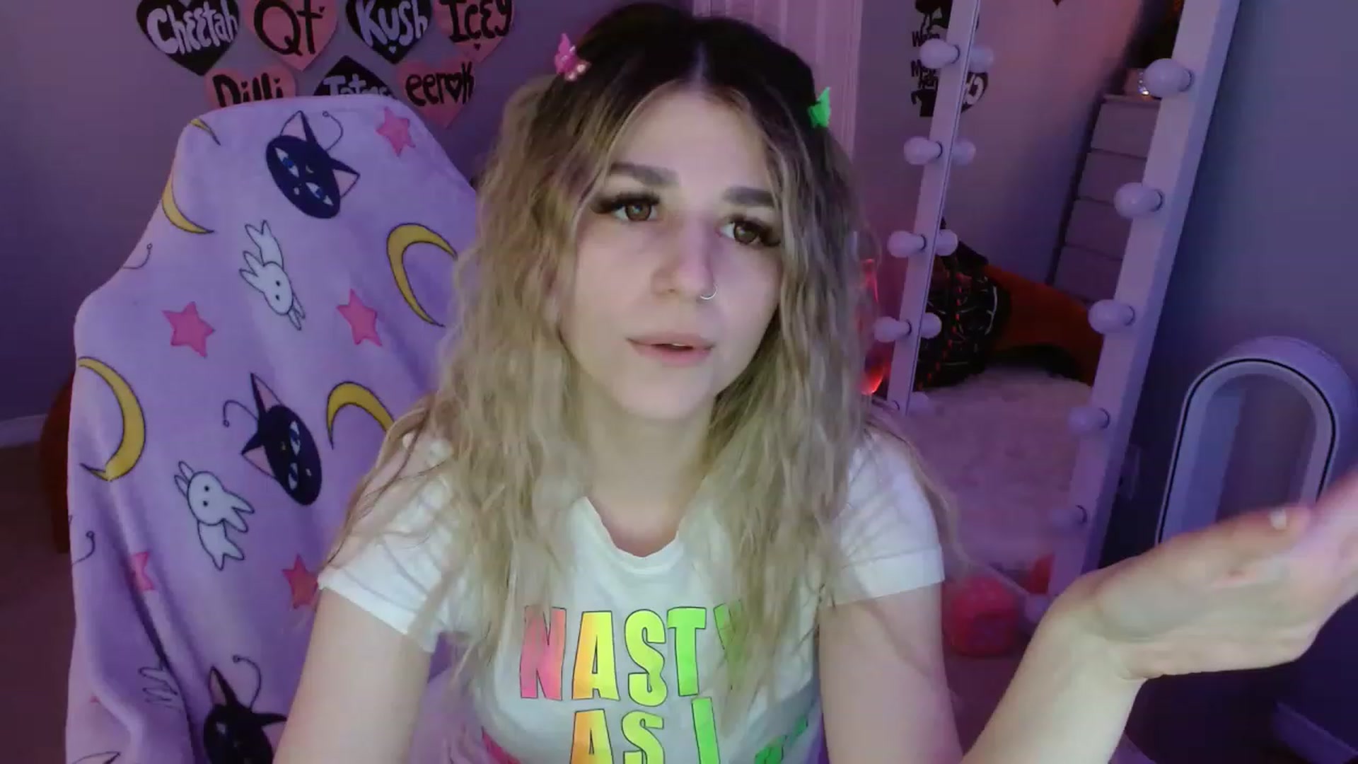 Gallery image thumbnail from Serafina's myfreecams stream on, 03/09/2023, 07:27 image 19 of 20