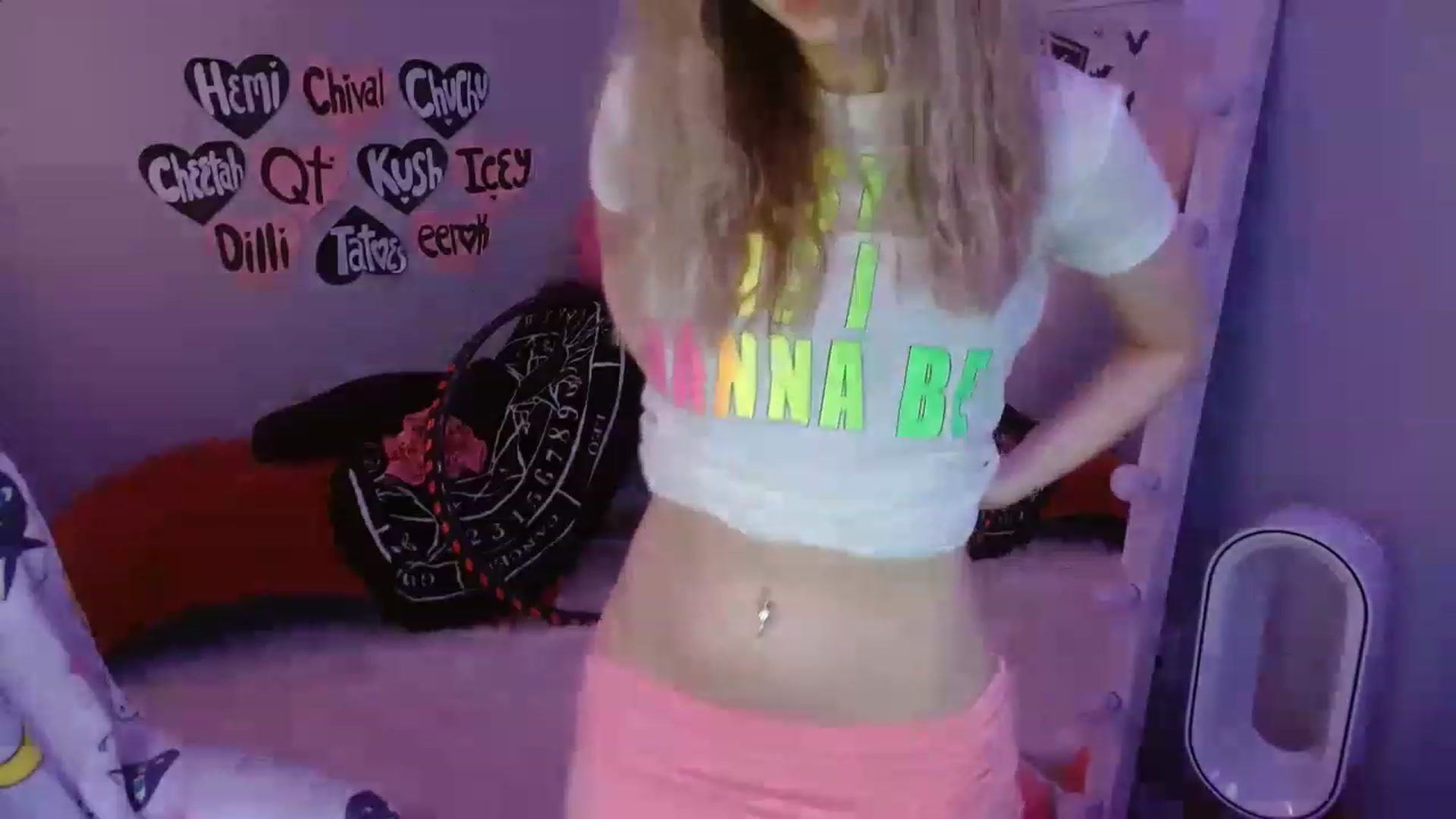 Gallery image thumbnail from Serafina's myfreecams stream on, 03/09/2023, 07:27 image 6 of 20