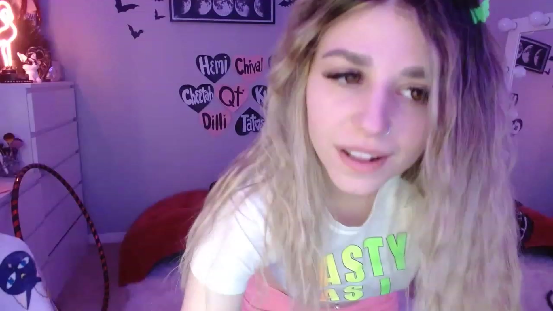 Gallery image thumbnail from Serafina's myfreecams stream on, 03/09/2023, 08:58 image 11 of 20