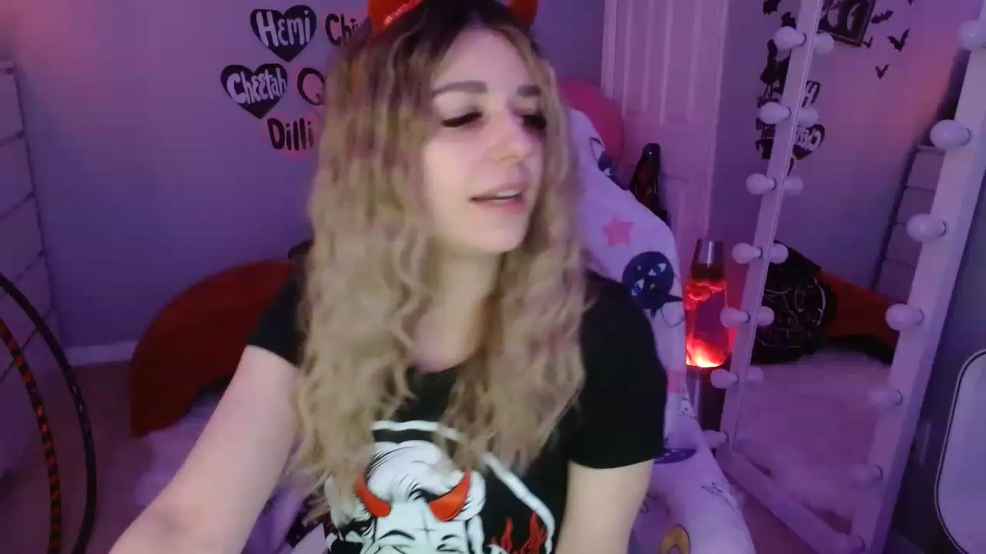 Gallery image thumbnail from Serafina's myfreecams stream on, 03/10/2023, 06:24 image 12 of 20