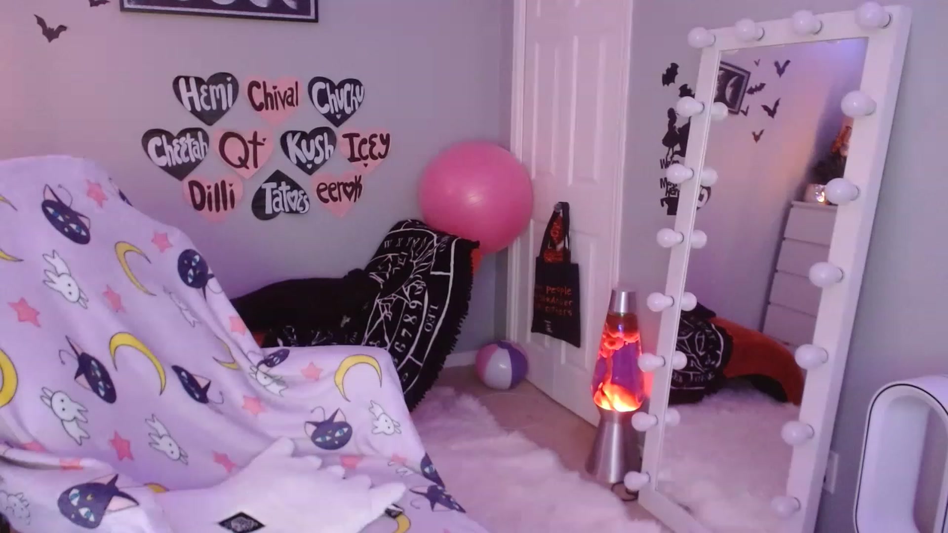 Gallery image thumbnail from Serafina's myfreecams stream on, 03/10/2023, 06:24 image 17 of 20
