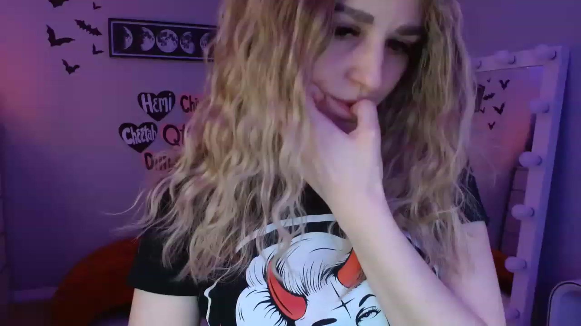 Gallery image thumbnail from Serafina's myfreecams stream on, 03/10/2023, 07:41 image 14 of 20