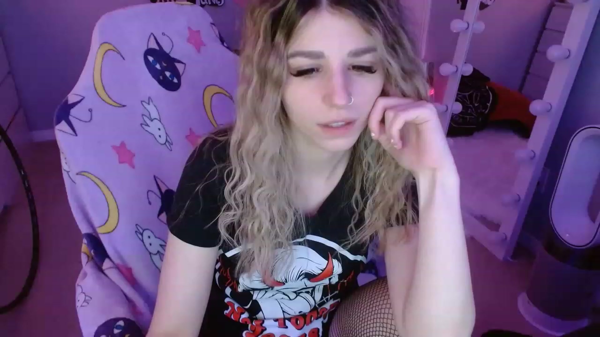 Gallery image thumbnail from Serafina's myfreecams stream on, 03/10/2023, 07:41 image 20 of 20