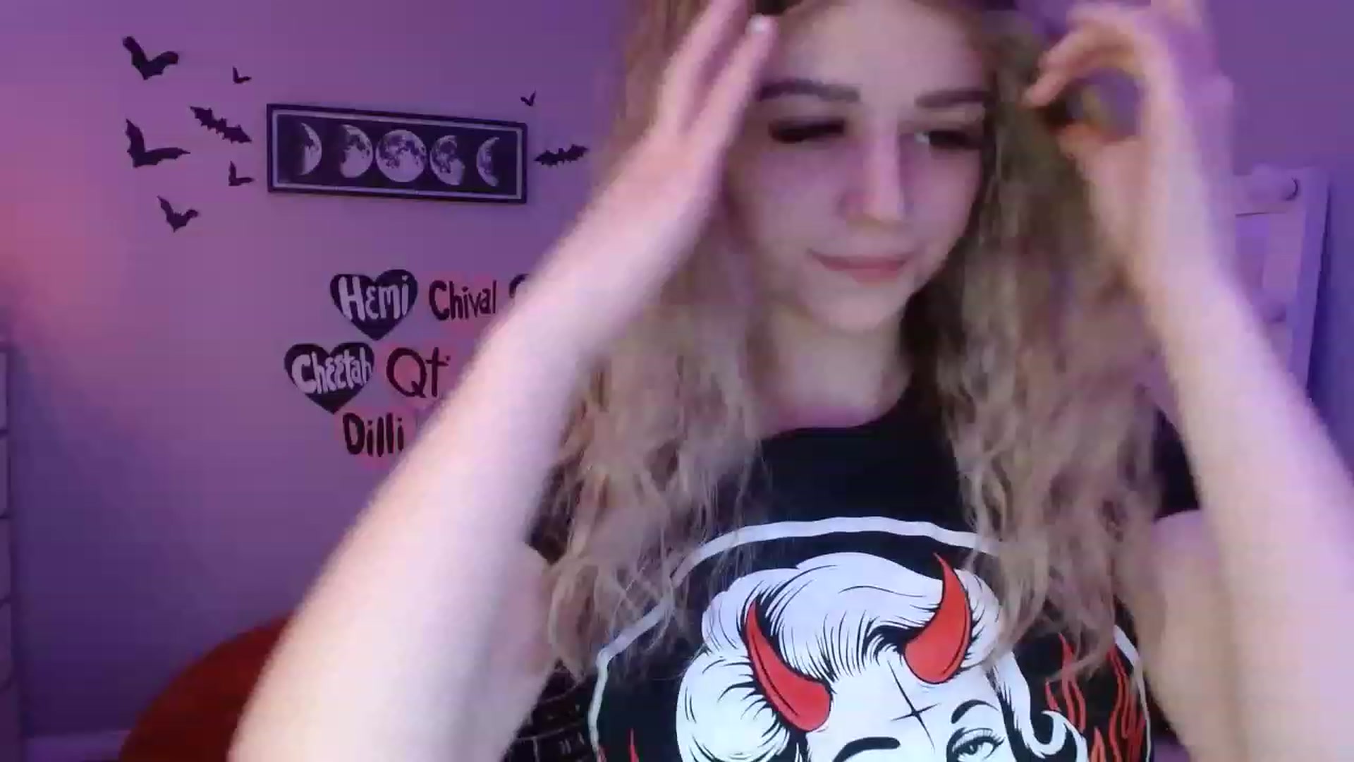 Gallery image thumbnail from Serafina's myfreecams stream on, 03/10/2023, 07:41 image 13 of 20