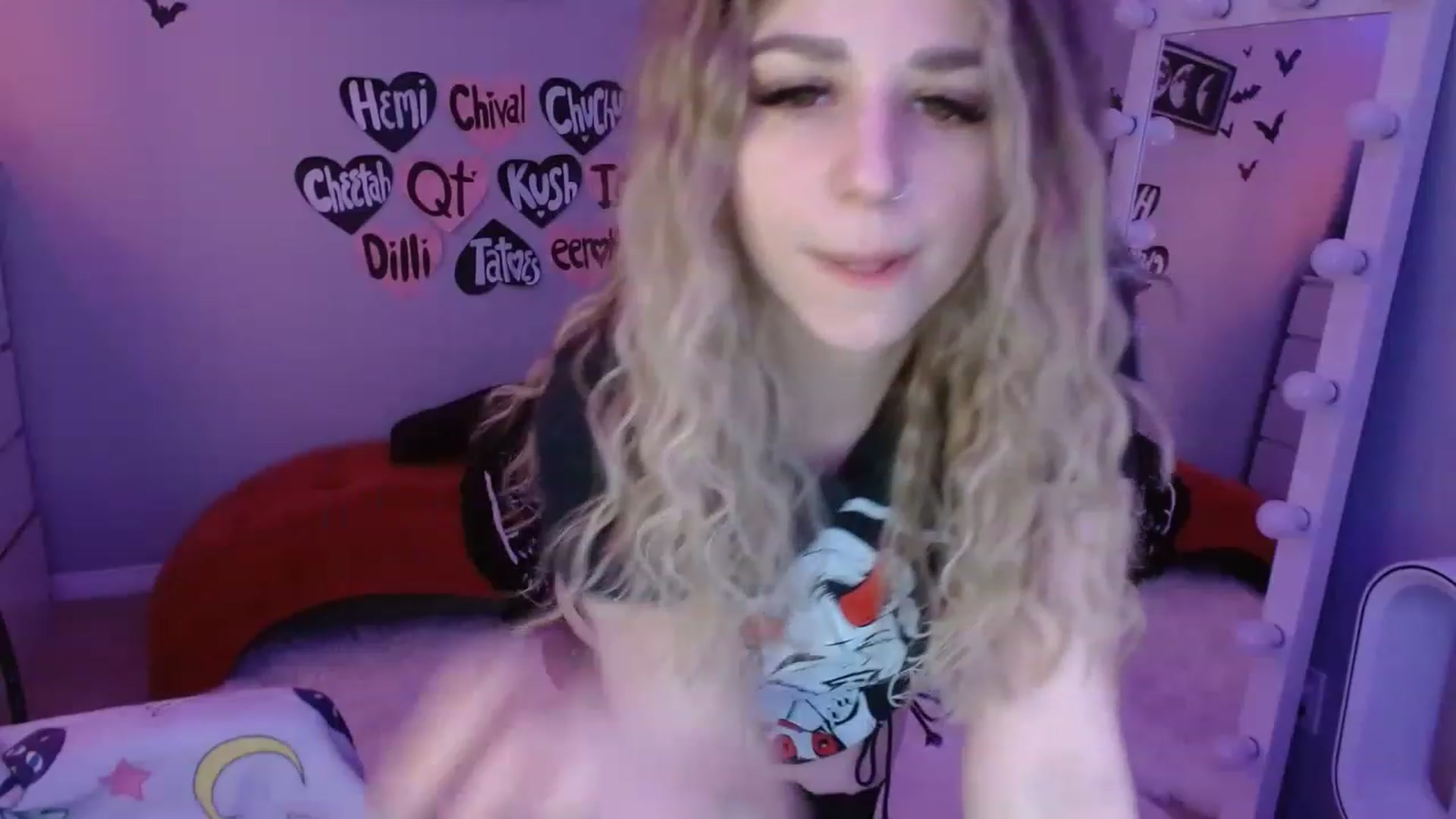 Gallery image thumbnail from Serafina's myfreecams stream on, 03/10/2023, 07:41 image 15 of 20