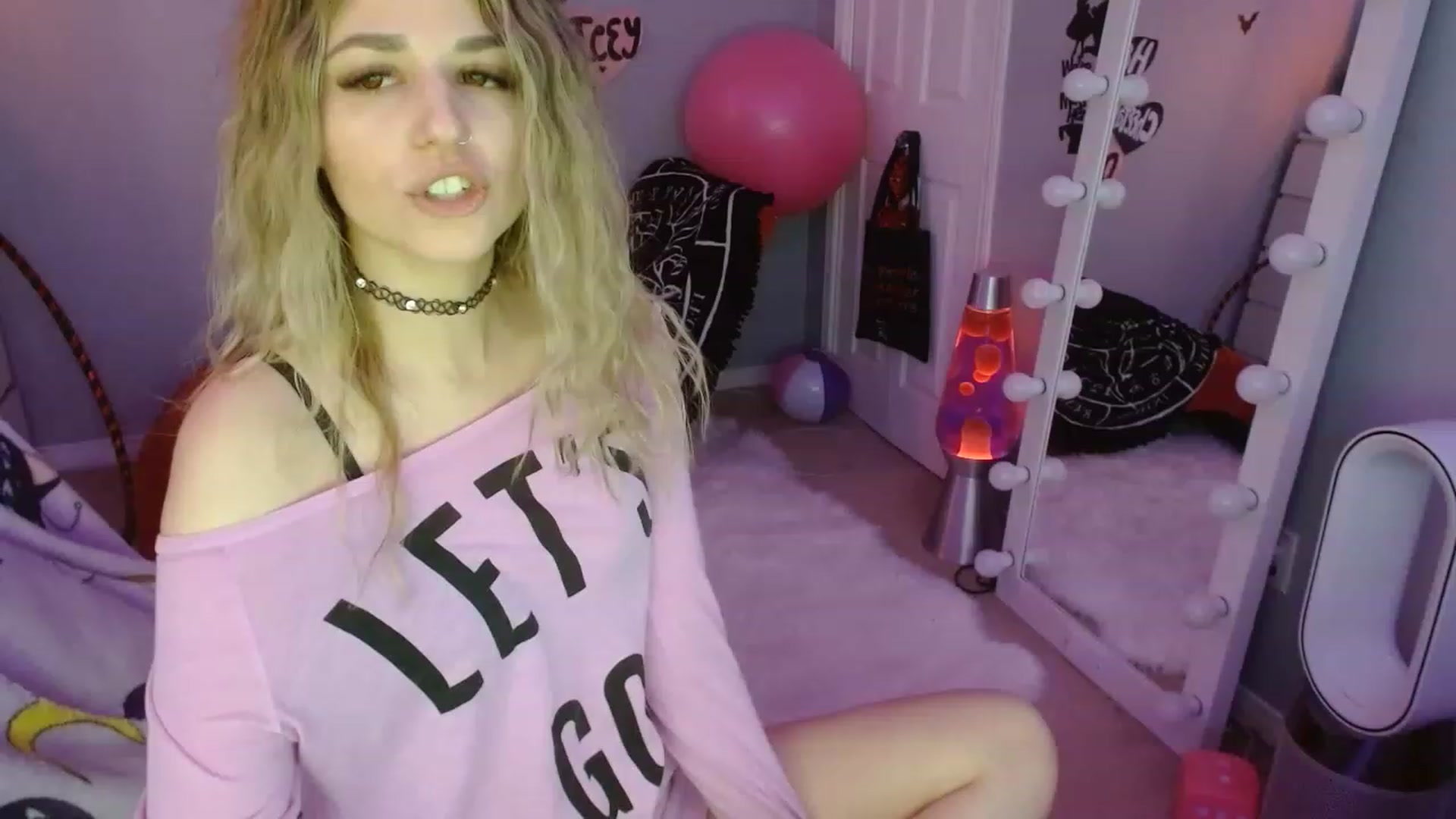 Gallery image thumbnail from Serafina's myfreecams stream on, 03/11/2023, 05:47 image 19 of 20