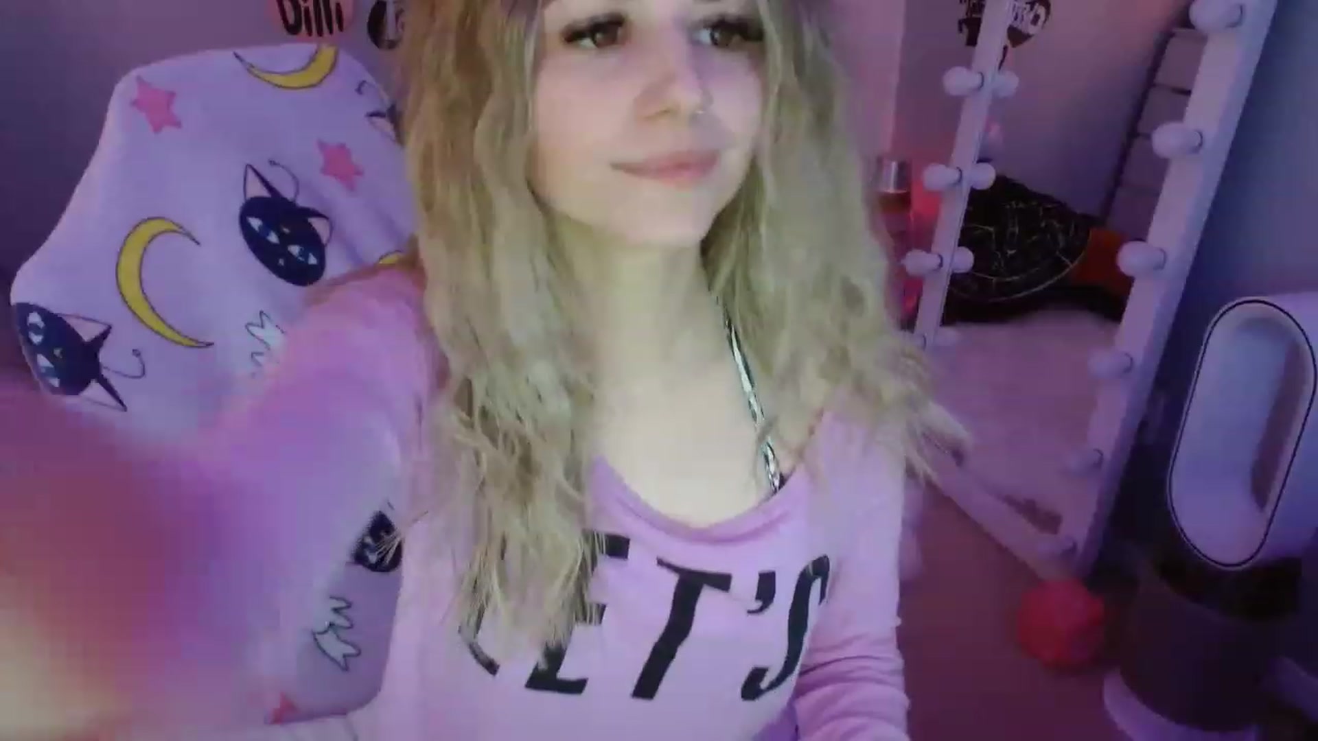 Gallery image thumbnail from Serafina's myfreecams stream on, 03/11/2023, 08:43 image 8 of 20