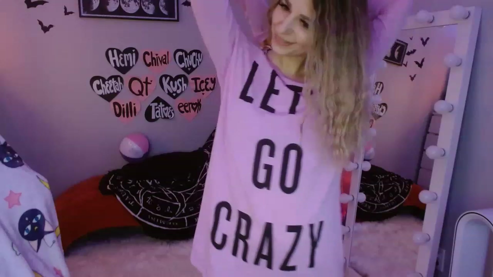 Gallery image thumbnail from Serafina's myfreecams stream on, 03/11/2023, 08:43 image 13 of 20