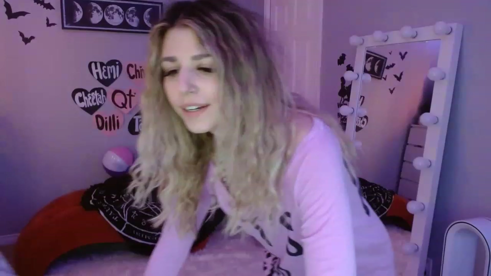 Gallery image thumbnail from Serafina's myfreecams stream on, 03/11/2023, 08:43 image 2 of 20