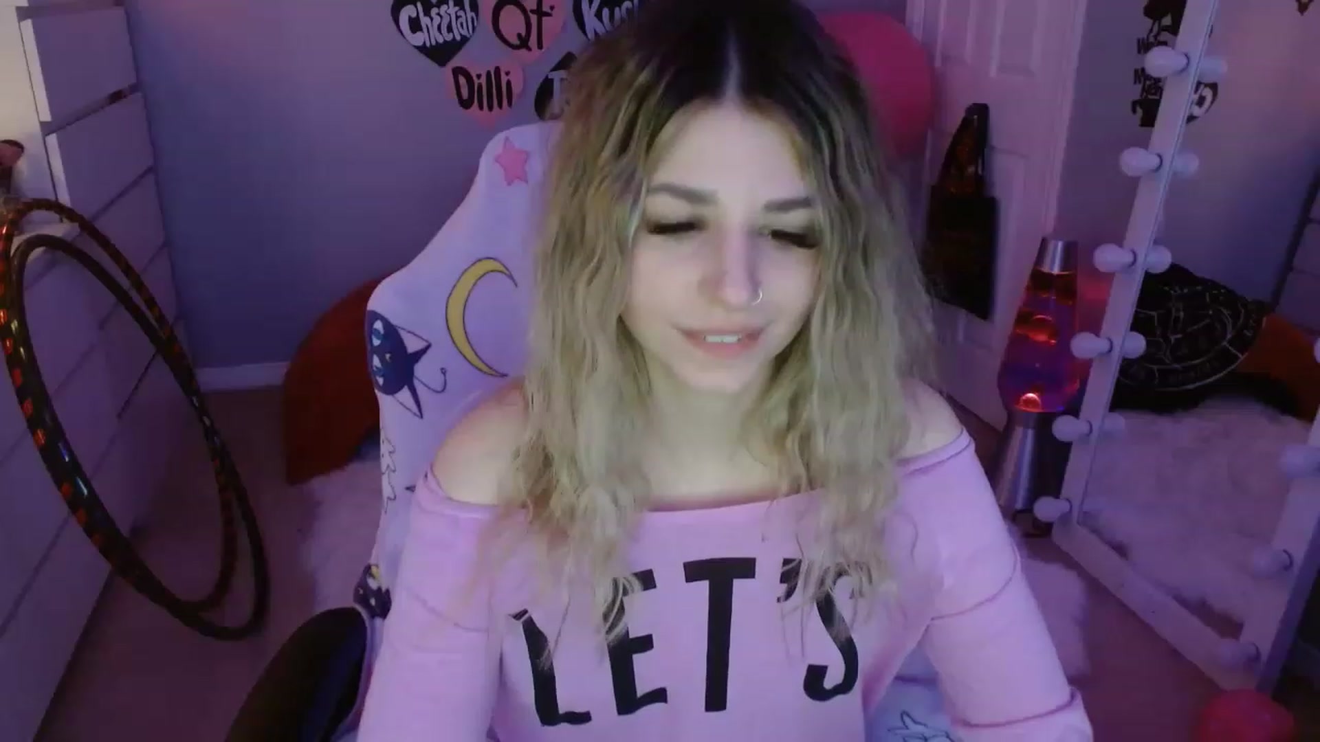 Gallery image thumbnail from Serafina's myfreecams stream on, 03/11/2023, 08:43 image 16 of 20