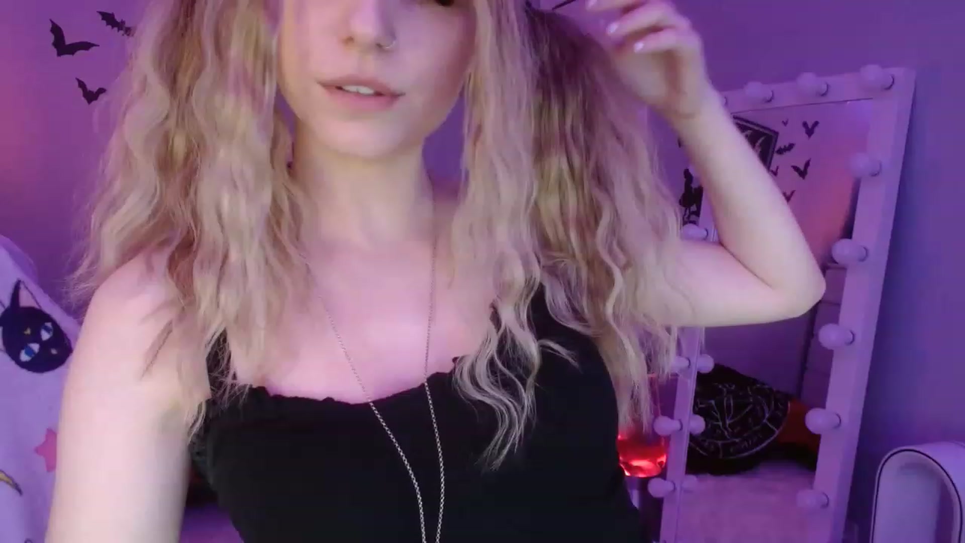 Gallery image thumbnail from Serafina's myfreecams stream on, 03/12/2023, 05:14 image 15 of 20