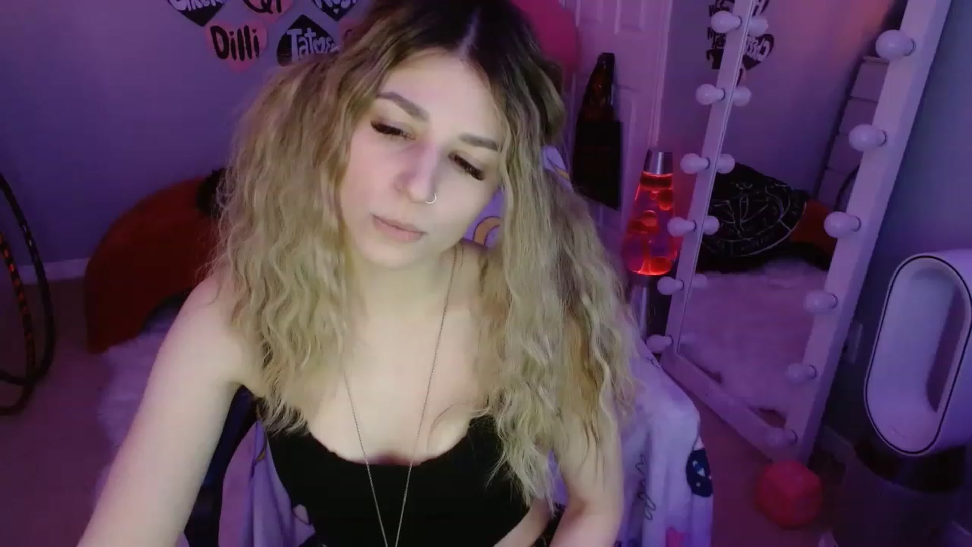 Gallery image thumbnail from Serafina's myfreecams stream on, 03/12/2023, 06:35 image 5 of 20