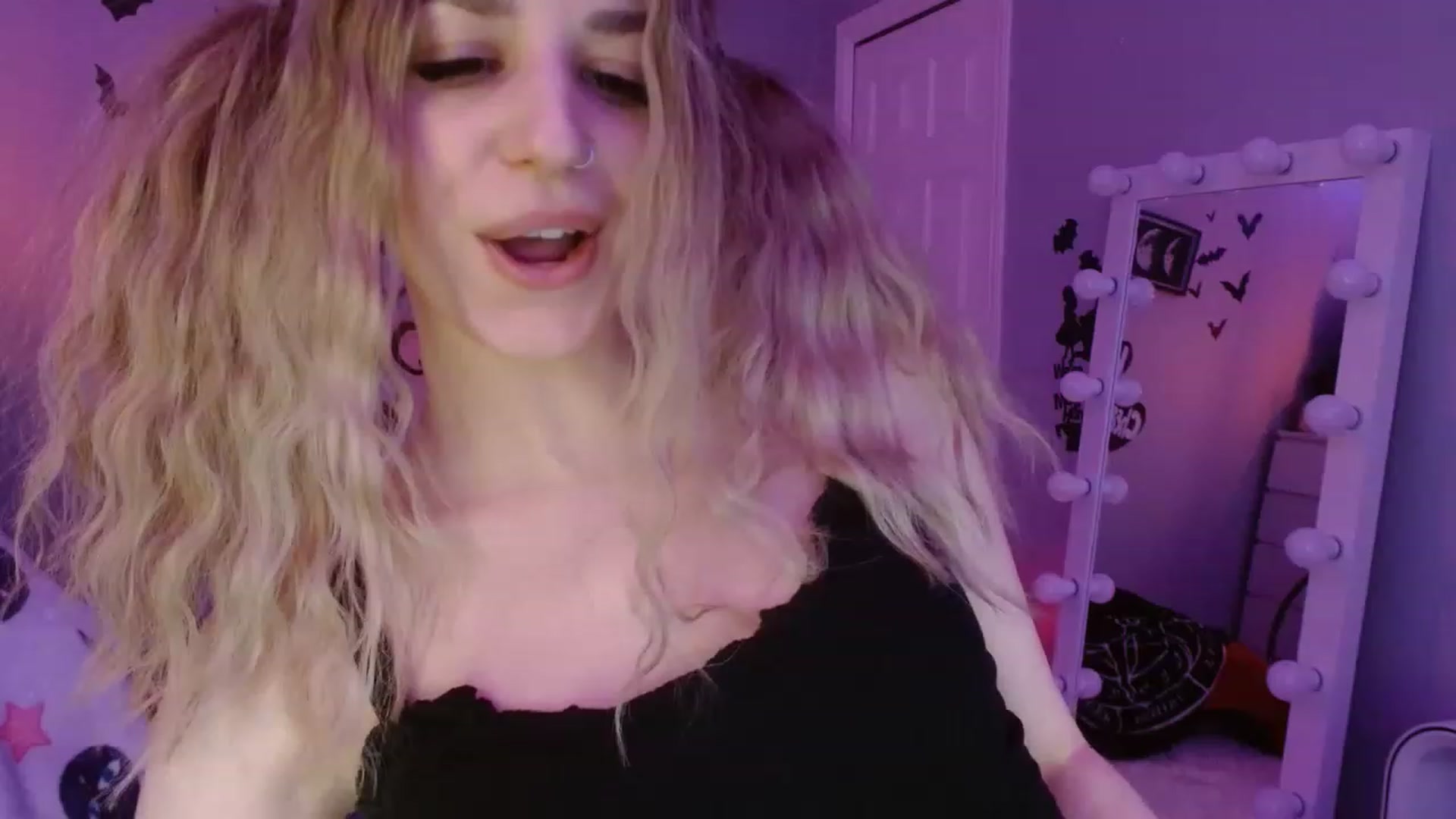 Gallery image thumbnail from Serafina's myfreecams stream on, 03/12/2023, 06:35 image 12 of 20