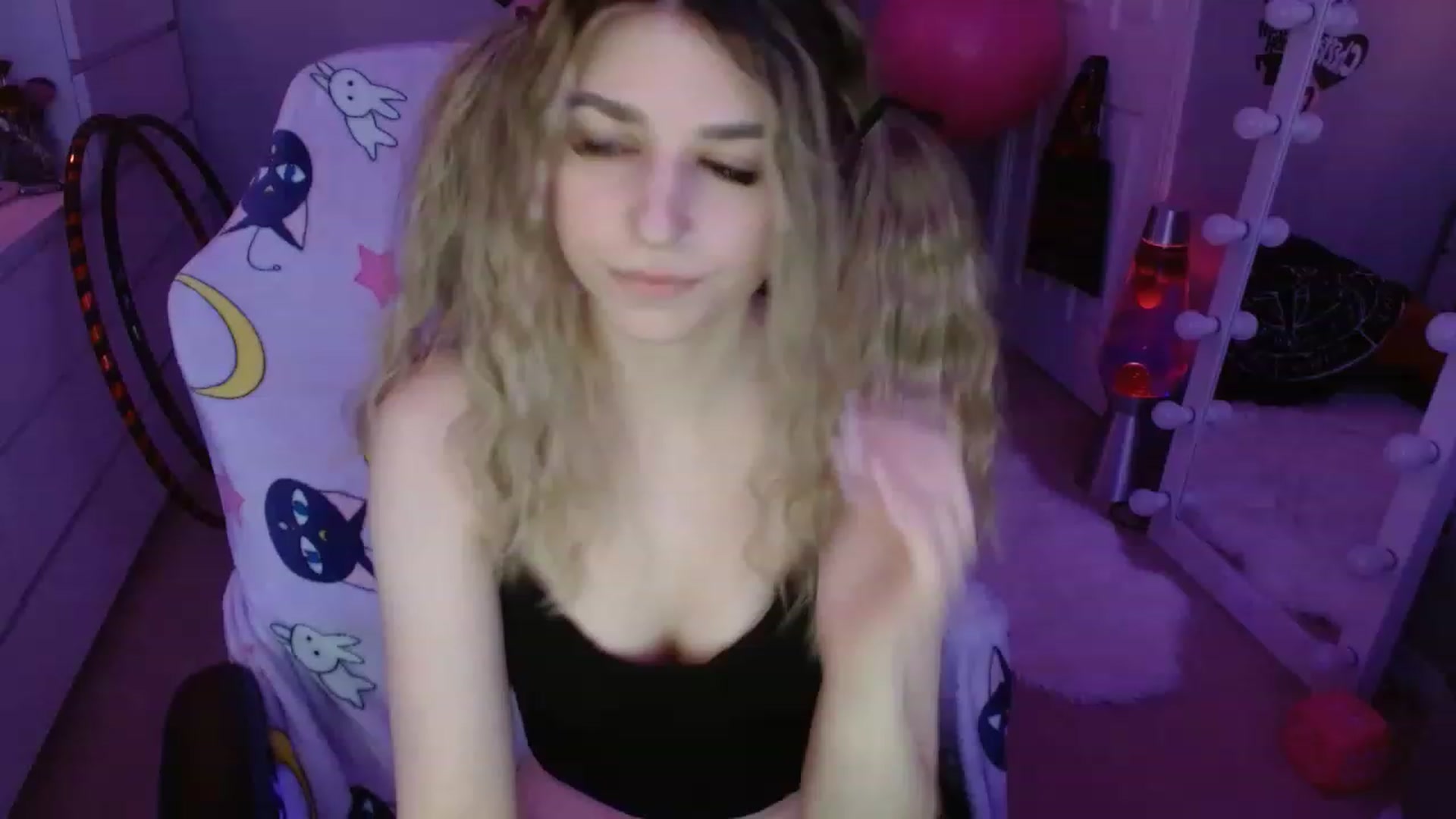 Gallery image thumbnail from Serafina's myfreecams stream on, 03/12/2023, 06:35 image 18 of 20