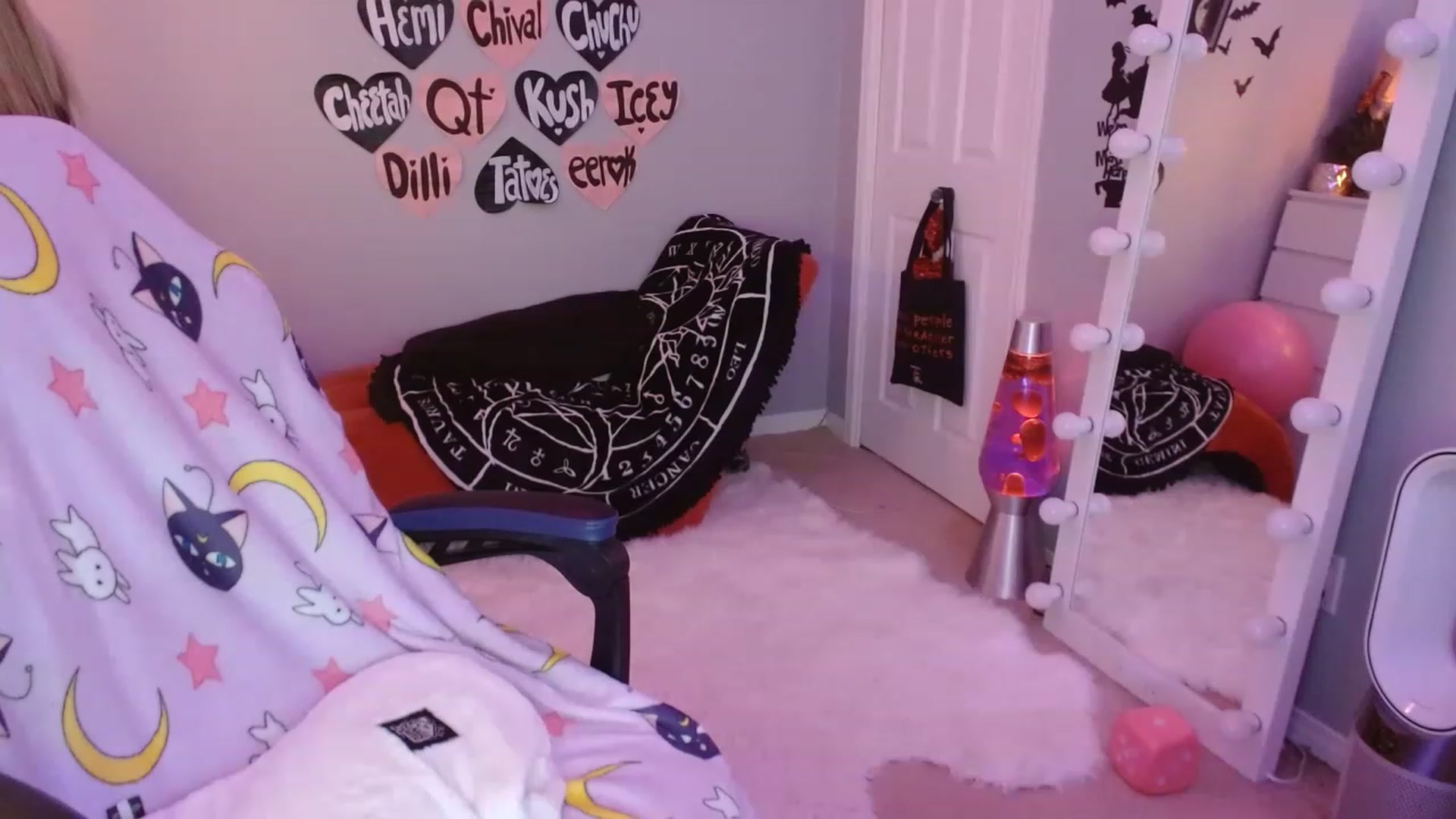 Gallery image thumbnail from Serafina's myfreecams stream on, 03/13/2023, 06:44 image 2 of 20