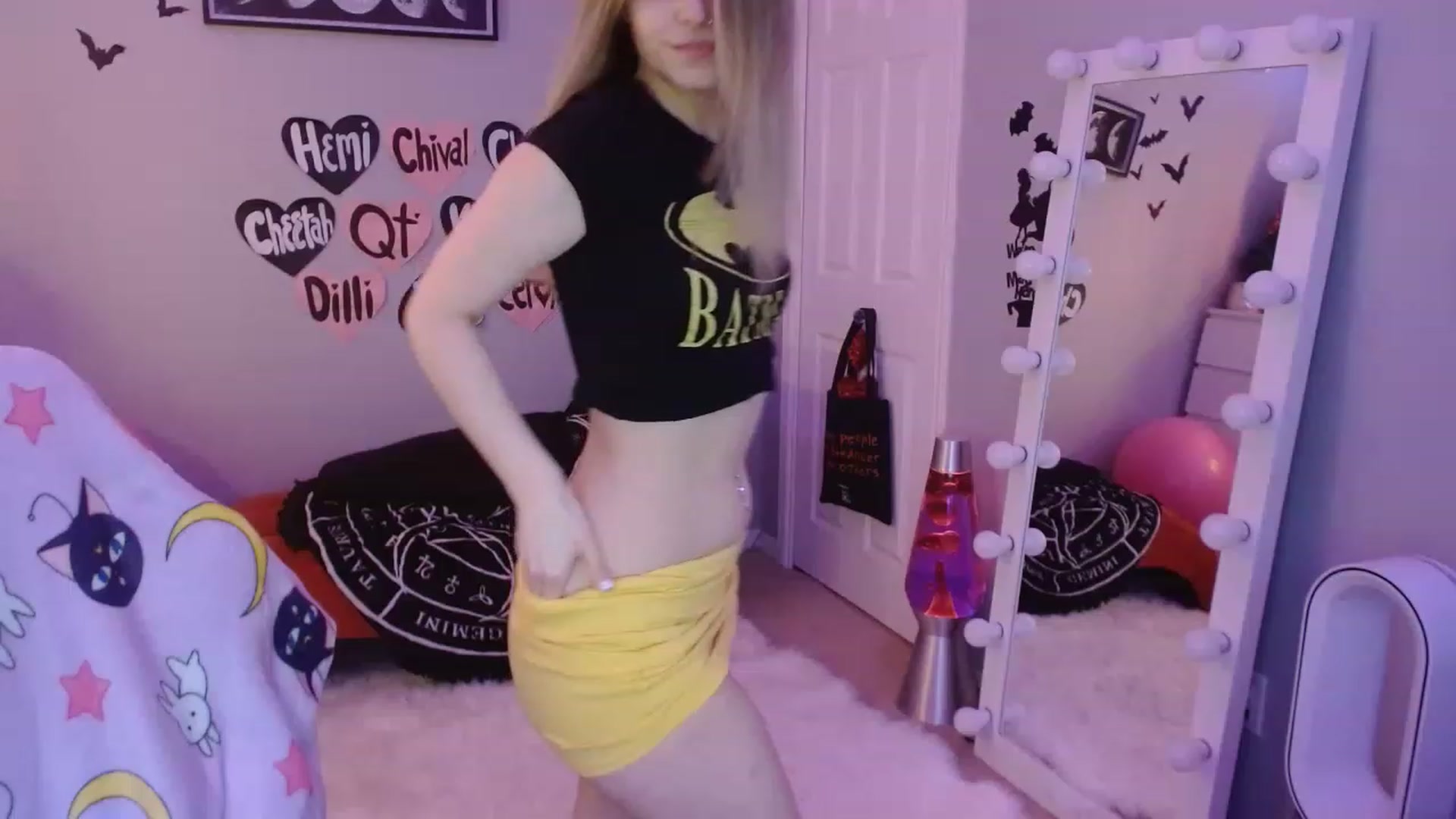 Gallery image thumbnail from Serafina's myfreecams stream on, 03/13/2023, 06:44 image 19 of 20