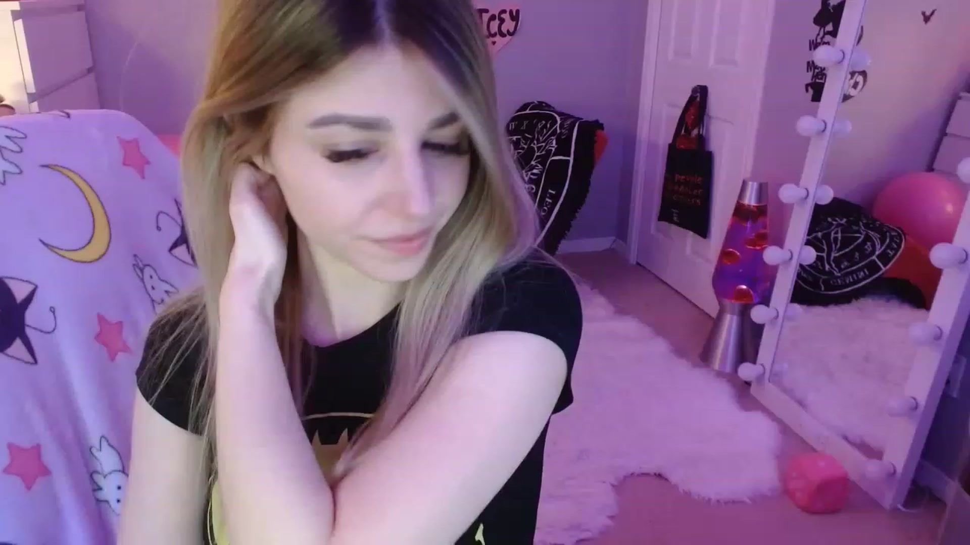 Gallery image thumbnail from Serafina's myfreecams stream on, 03/13/2023, 06:44 image 18 of 20