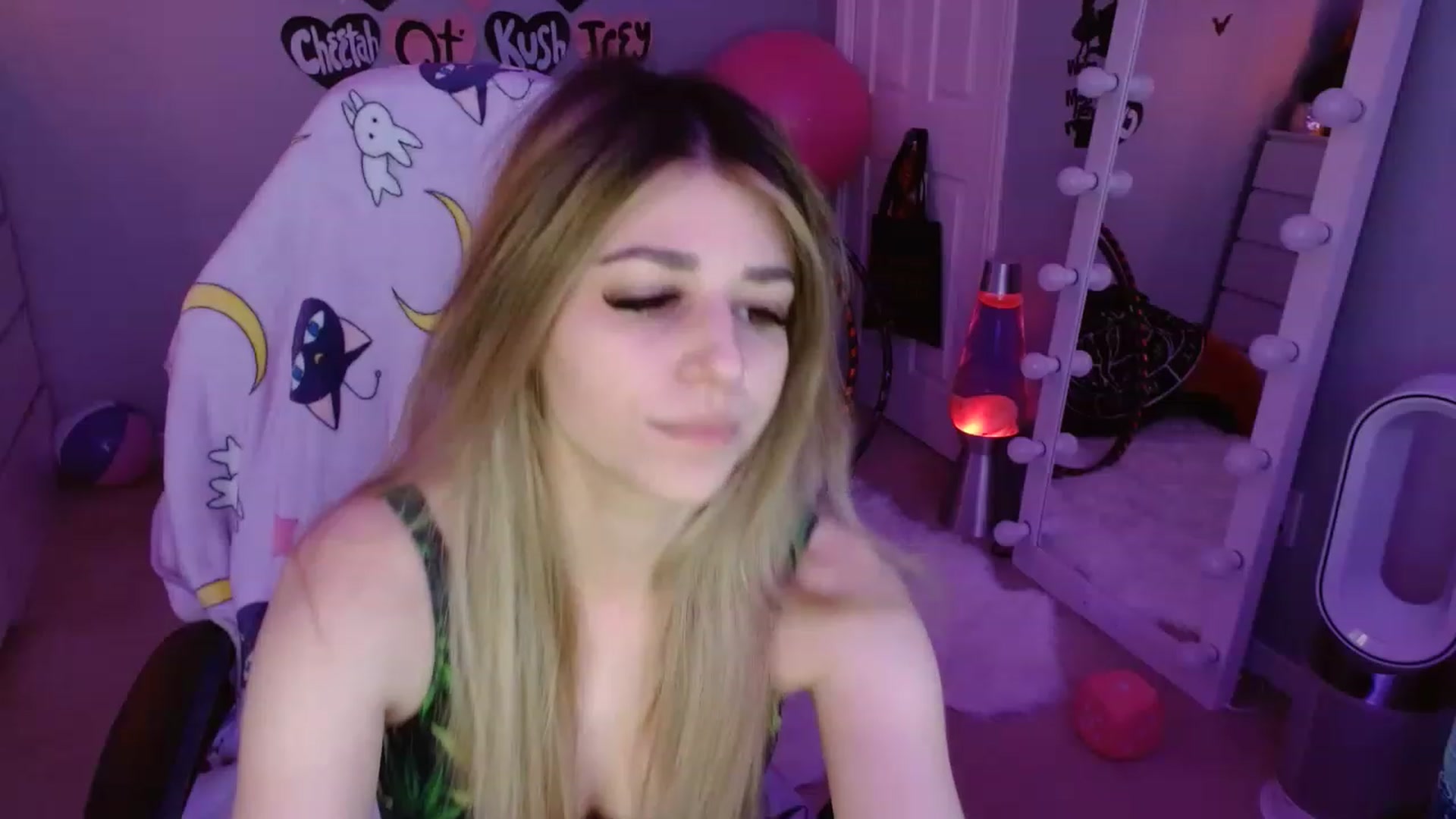 Gallery image thumbnail from Serafina's myfreecams stream on, 03/14/2023, 02:59 image 8 of 20