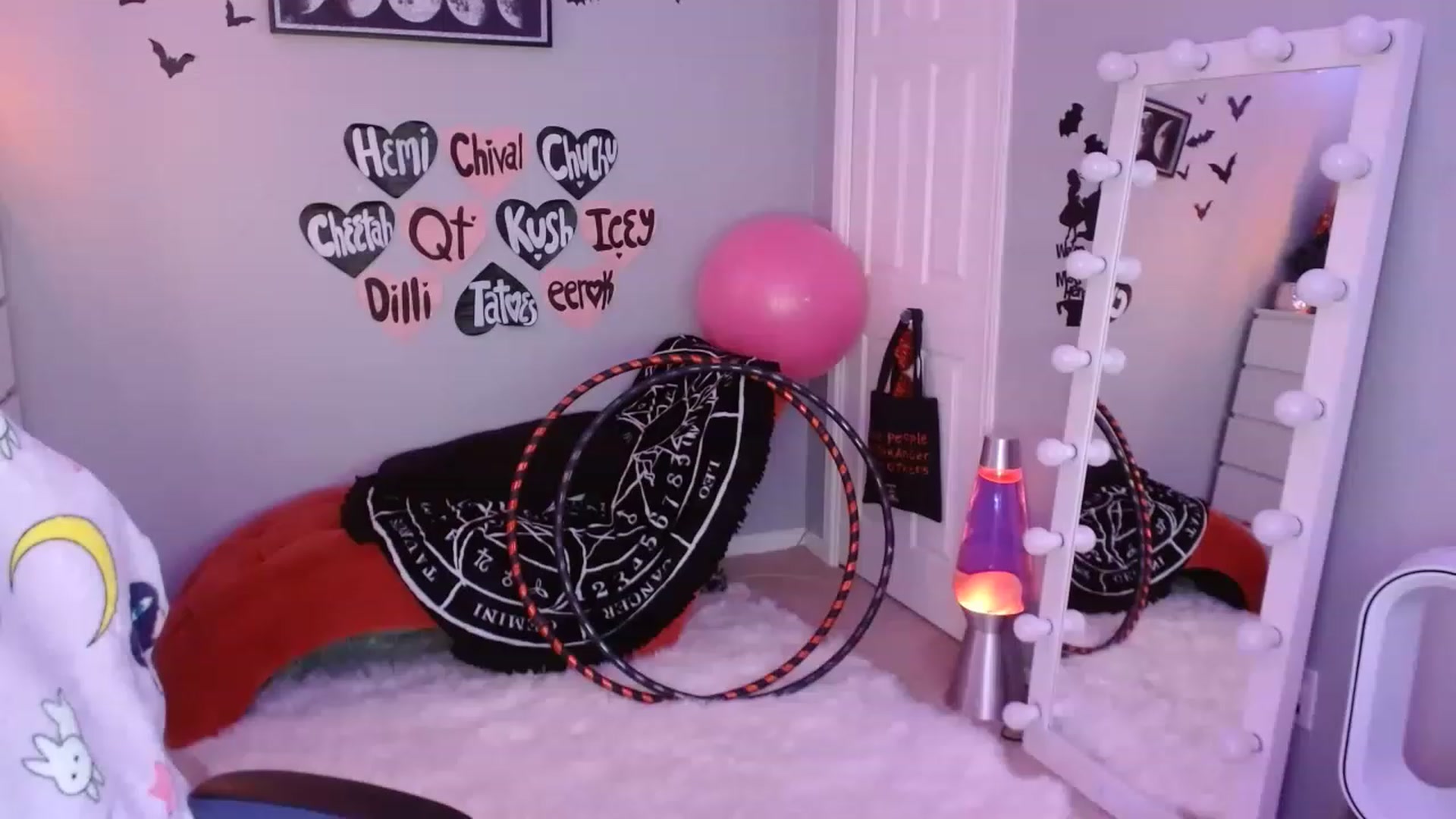 Gallery image thumbnail from Serafina's myfreecams stream on, 03/14/2023, 02:59 image 7 of 20