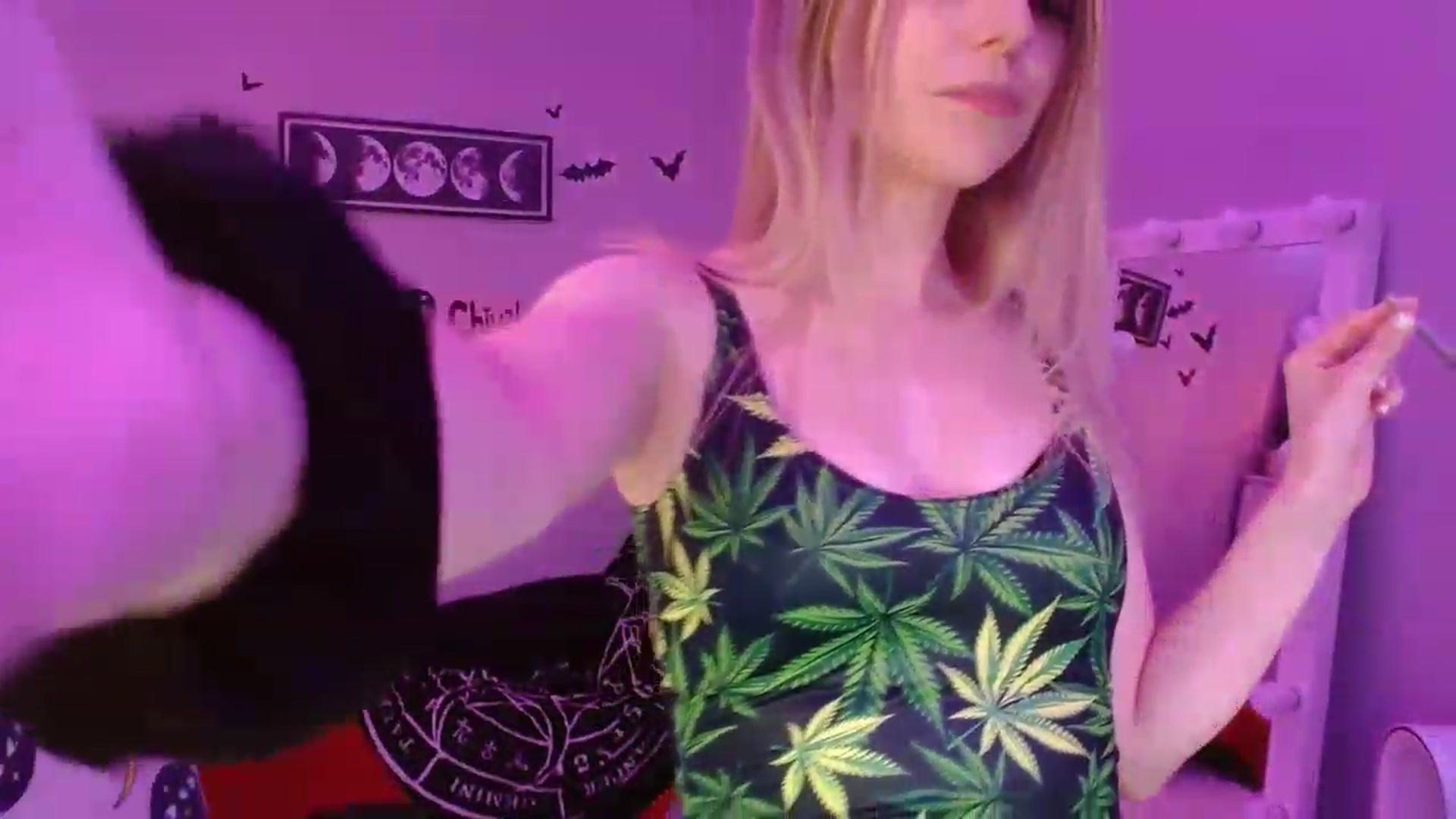 Gallery image thumbnail from Serafina's myfreecams stream on, 03/14/2023, 06:48 image 11 of 20