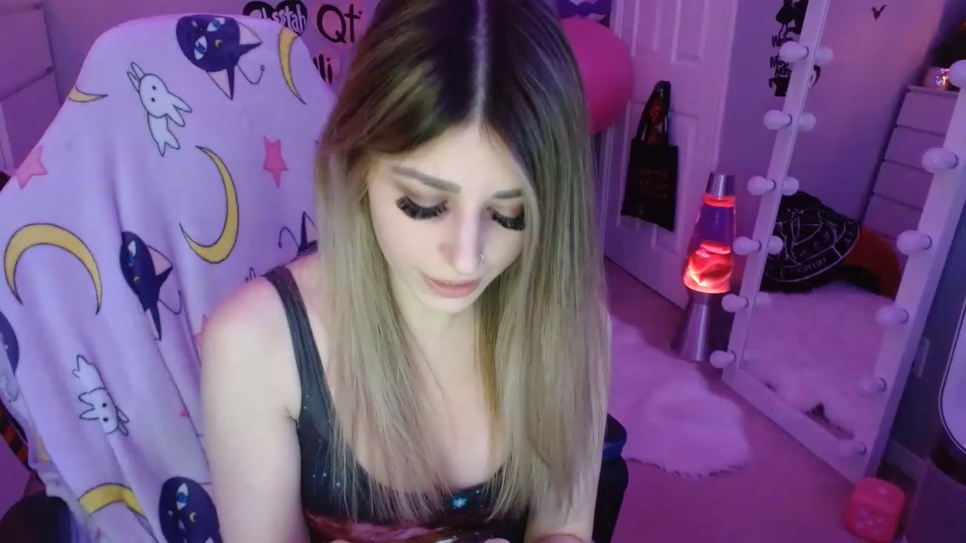 Gallery image thumbnail from Serafina's myfreecams stream on, 03/16/2023, 03:53 image 16 of 20
