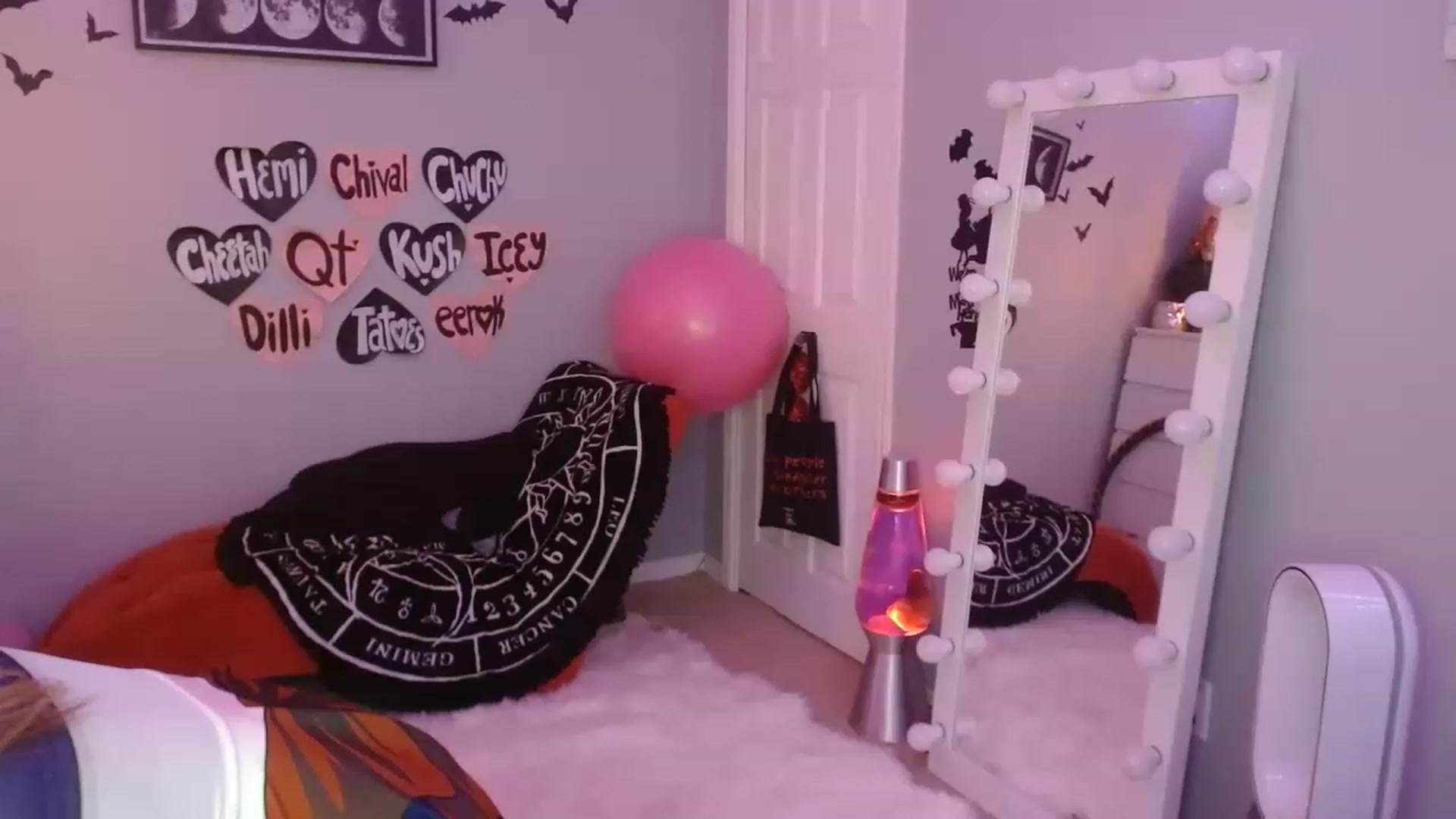 Gallery image thumbnail from Serafina's myfreecams stream on, 03/17/2023, 06:58 image 9 of 20