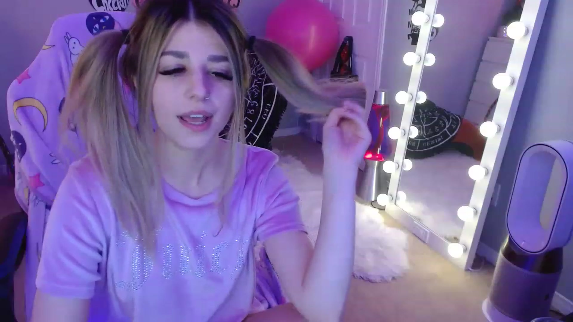 Gallery image thumbnail from Serafina's myfreecams stream on, 03/18/2023, 05:47 image 16 of 20