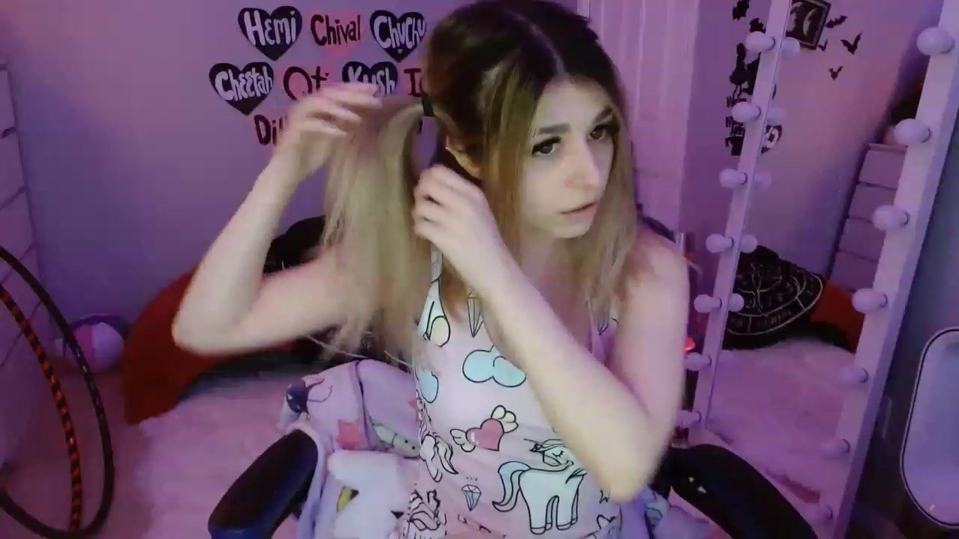 Gallery image thumbnail from Serafina's myfreecams stream on, 03/19/2023, 04:48 image 15 of 20